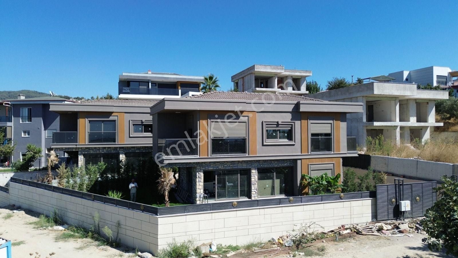 Yaylaköy'de Deniz Manzaralı Özel Havuzlu Sıfır Villa - Görsel 4