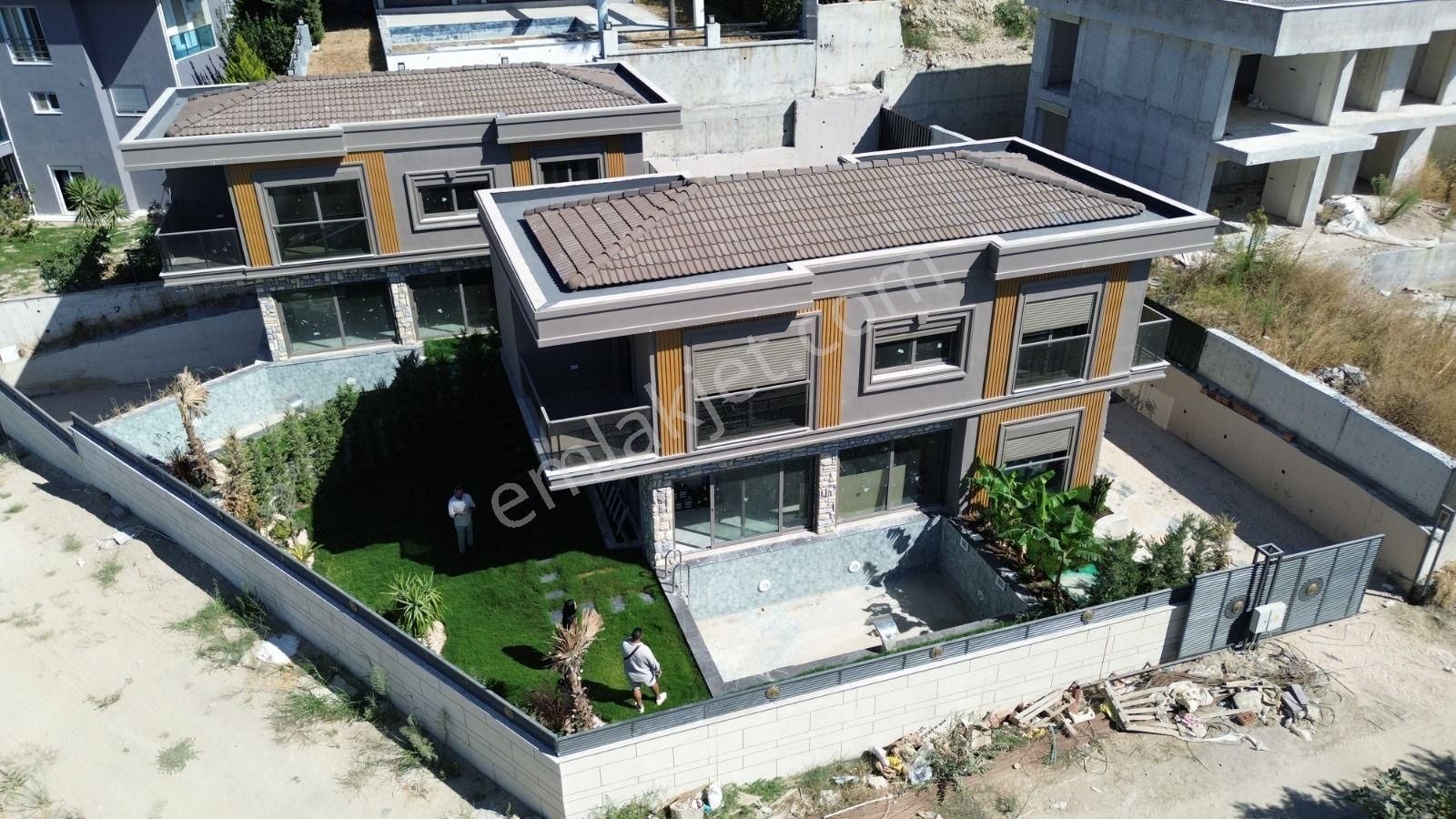 Yaylaköy'de Deniz Manzaralı Özel Havuzlu Sıfır Villa