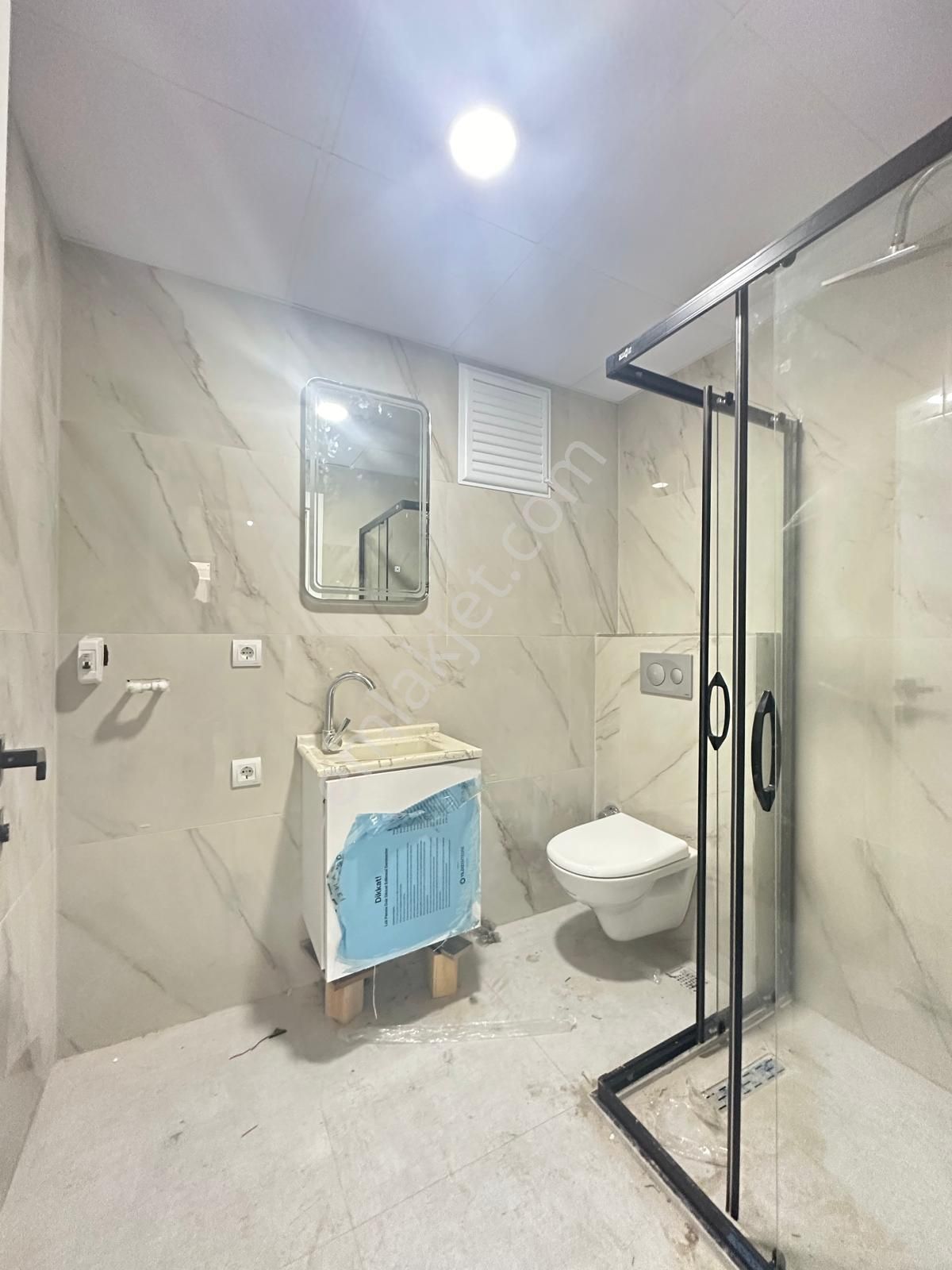 Tuğra'dan Nusratiye Mahallesi Havuzlu Site İçi 1+1 Satılık Daire - Görsel 2