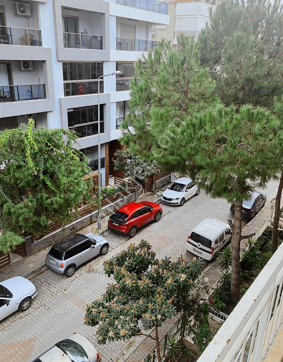 Karşıyaka Bostanlı Mahallesinde Satılık 3+1 Daire - Görsel 22