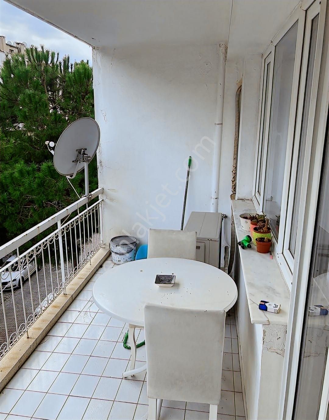 Karşıyaka Bostanlı Mahallesinde Satılık 3+1 Daire - Görsel 2