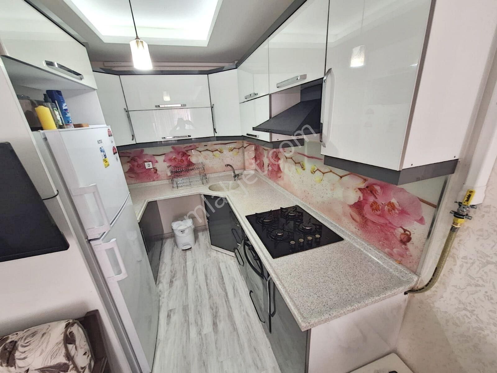 🔴 Güç Gayrimenkul'den Akçay'da Ara Kat Asansörlü Kombili Kaçmaz Şık Satılık 1+1 Daire - Görsel 2