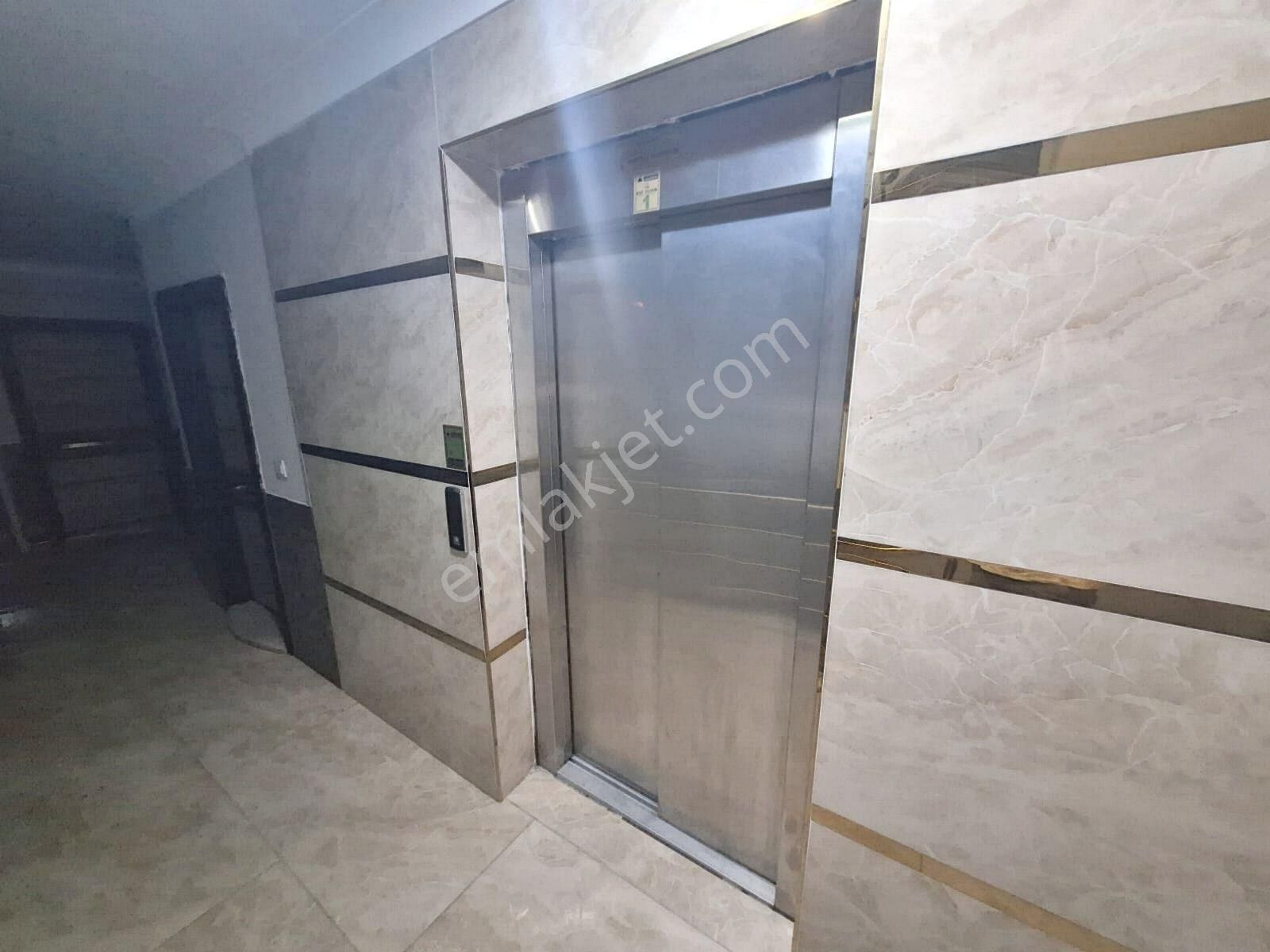 🔴 Güç Gayrimenkul'den Akçay'da Ara Kat Asansörlü Kombili Kaçmaz Şık Satılık 1+1 Daire - Görsel 18