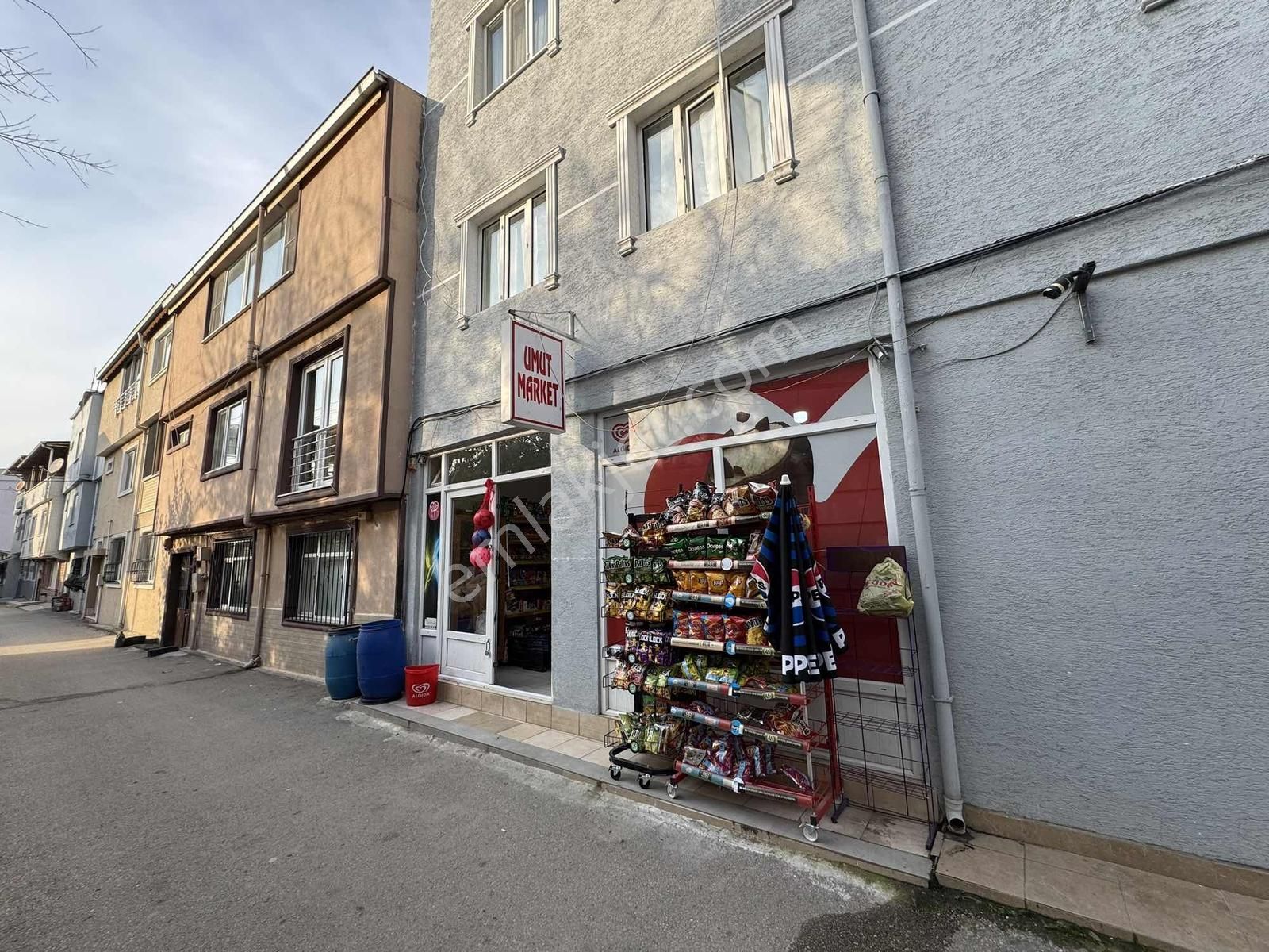 Biens'den Bağlarbaşın'da Satılık 3 Okulun Yanında Market