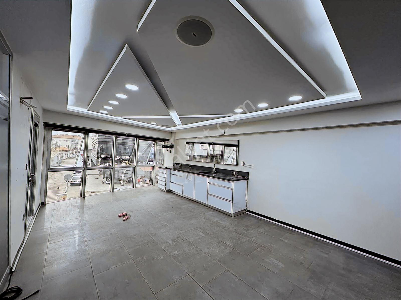 Qzen Gayrimenkulden Cadde Üzeri 4+1 180 M2 Daire - Görsel 18