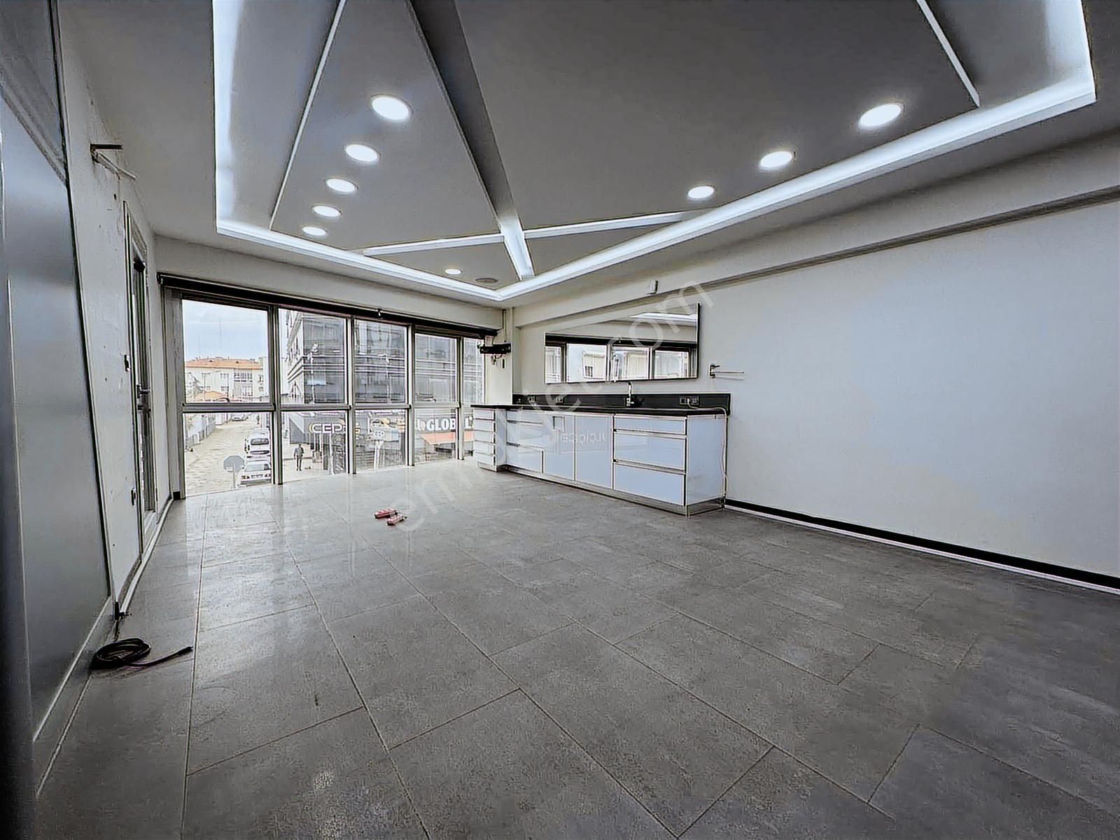 Qzen Gayrimenkulden Cadde Üzeri 4+1 180 M2 Daire - Görsel 8