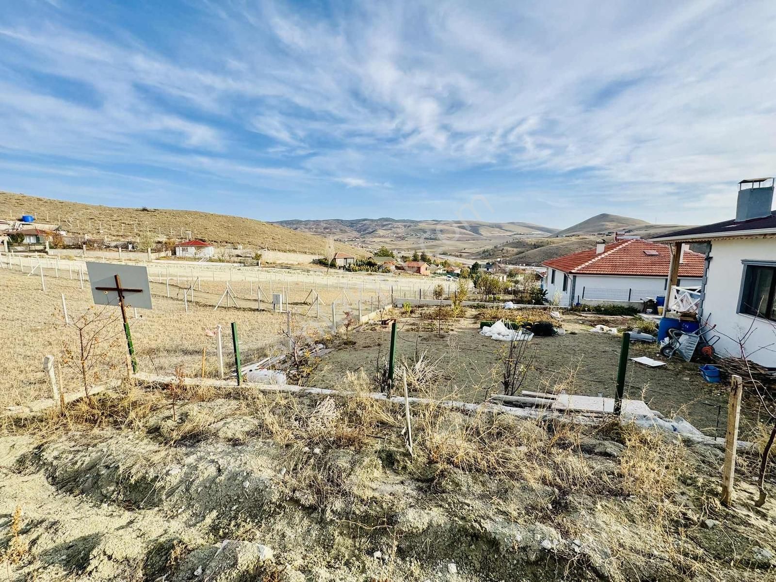 Bala- Beynamda 400 M2 İçinde 1+1 Yapılı Verandalı Müstakil Ev - Görsel 23