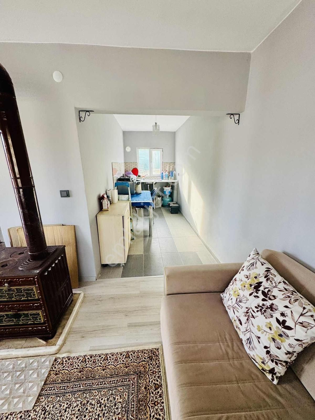 Bala- Beynamda 400 M2 İçinde 1+1 Yapılı Verandalı Müstakil Ev - Görsel 5