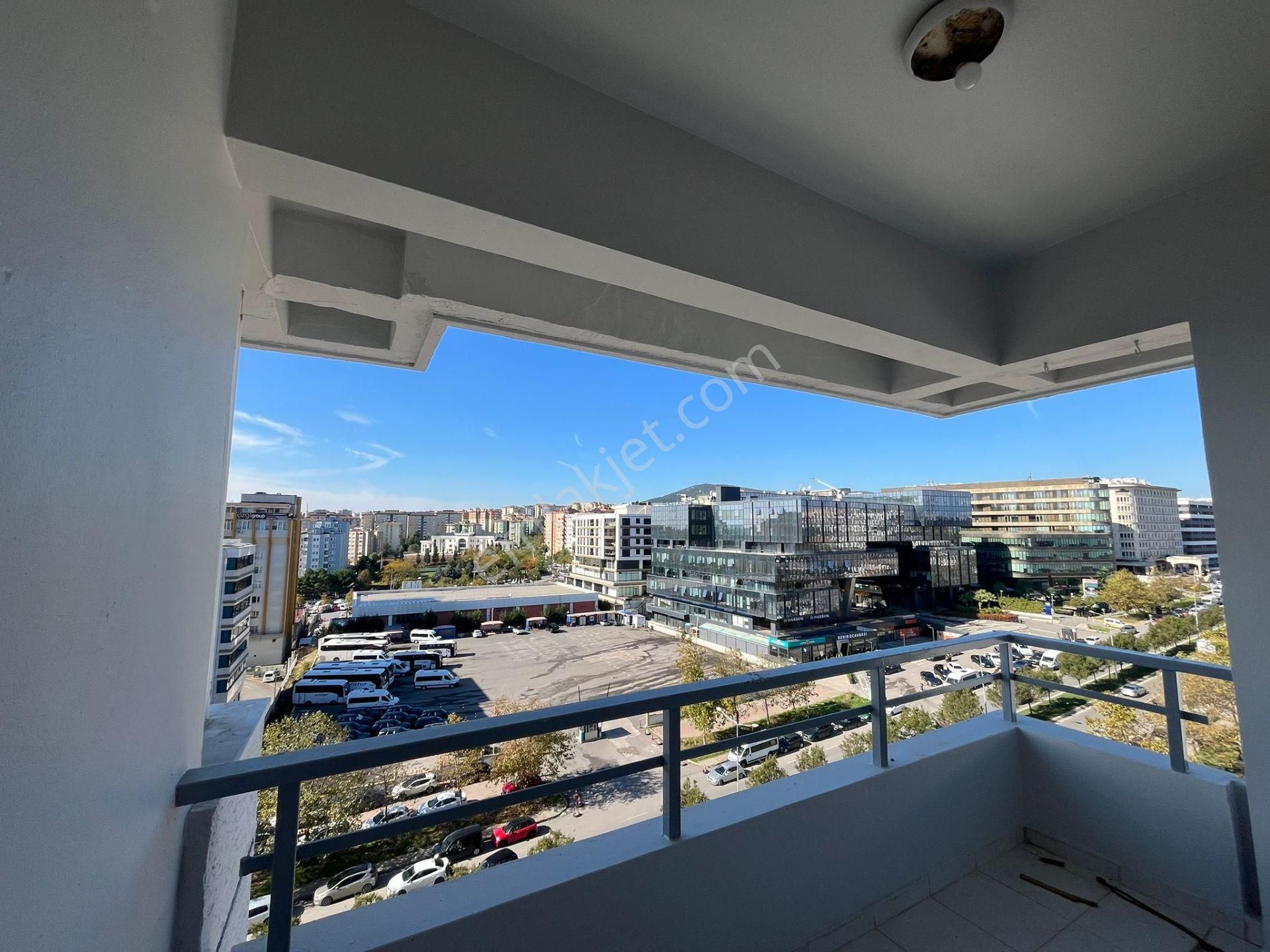 Yenişehir Merkez Çağdaş Center'da 3+1 Full Yapılı Satılık