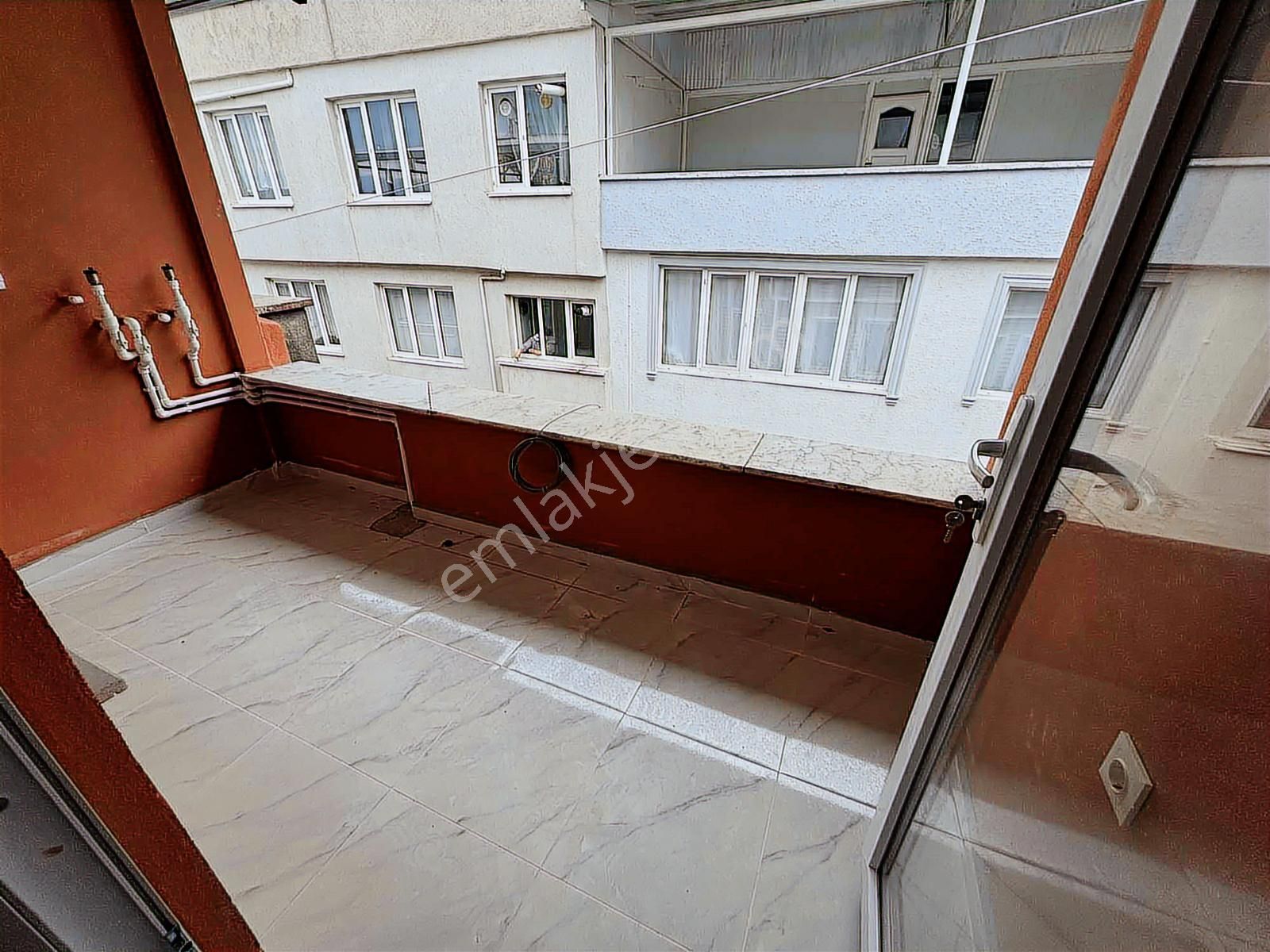 İhsaniye Merkezde 3 Daire Komple Satılık Bina - Görsel 18