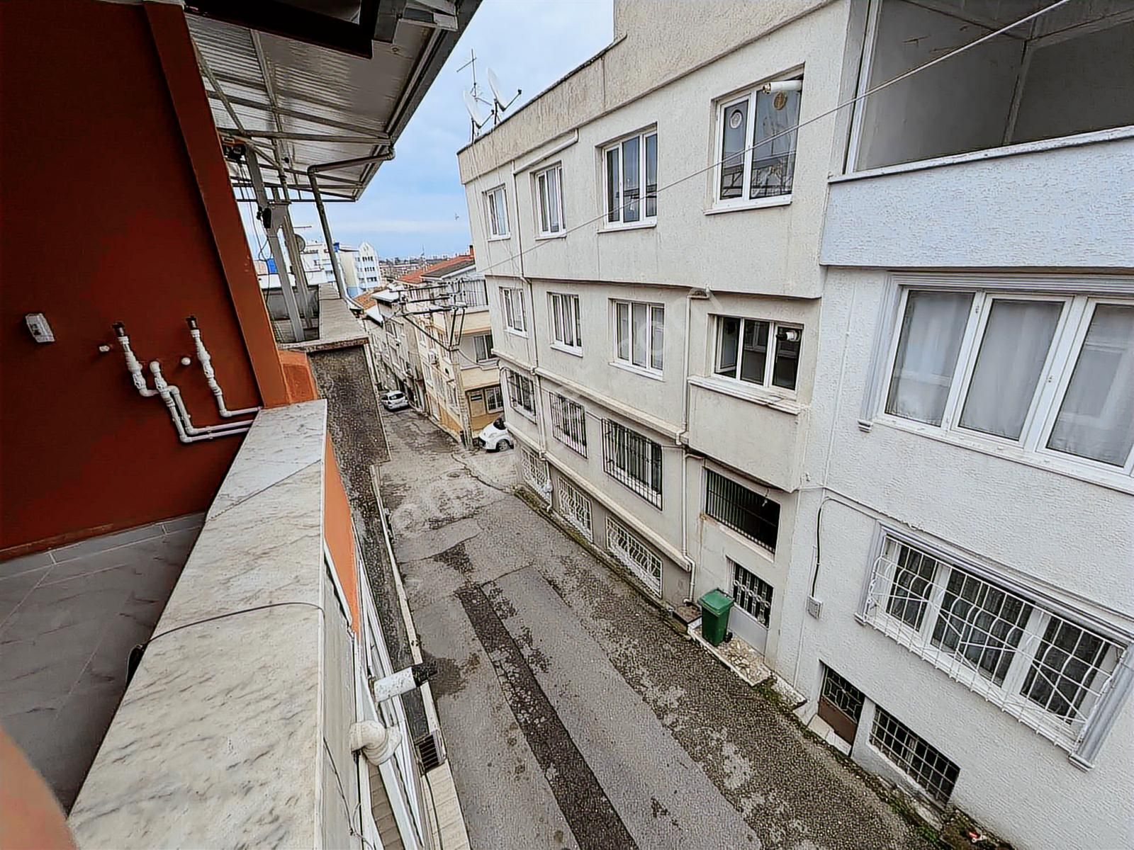 İhsaniye Merkezde 3 Daire Komple Satılık Bina - Görsel 13