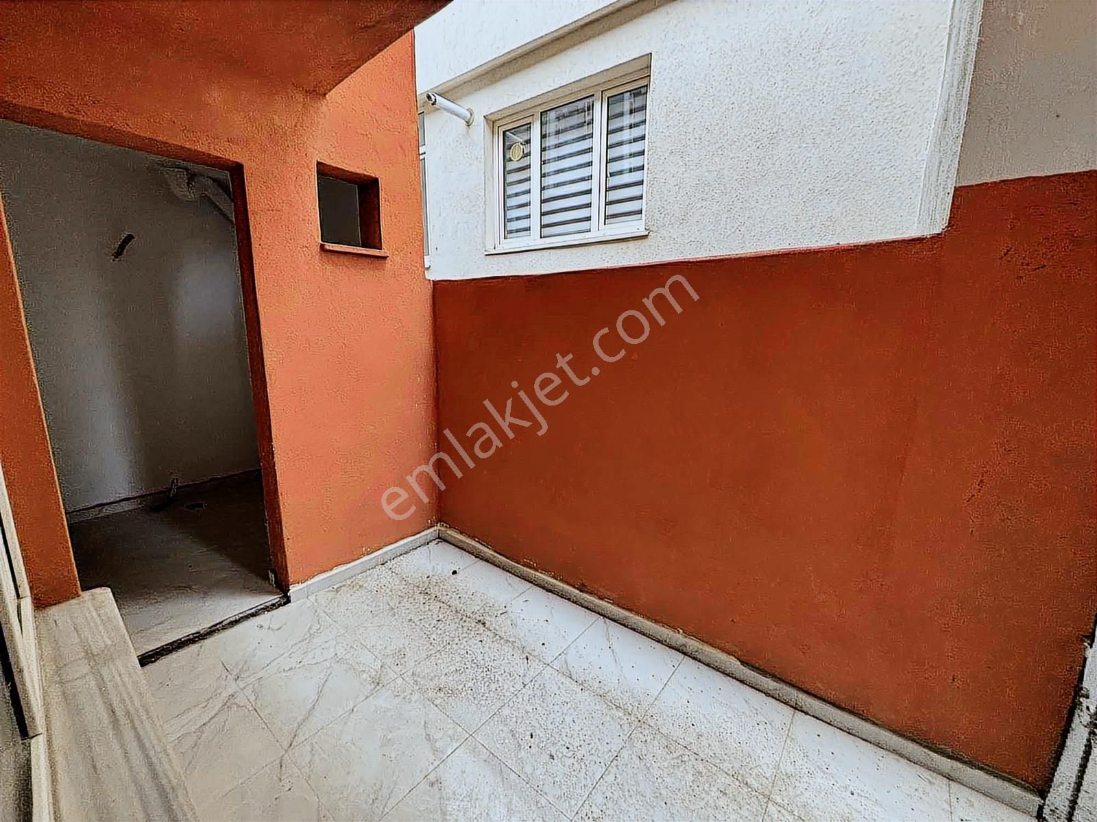 İhsaniye Merkezde 3 Daire Komple Satılık Bina - Görsel 27