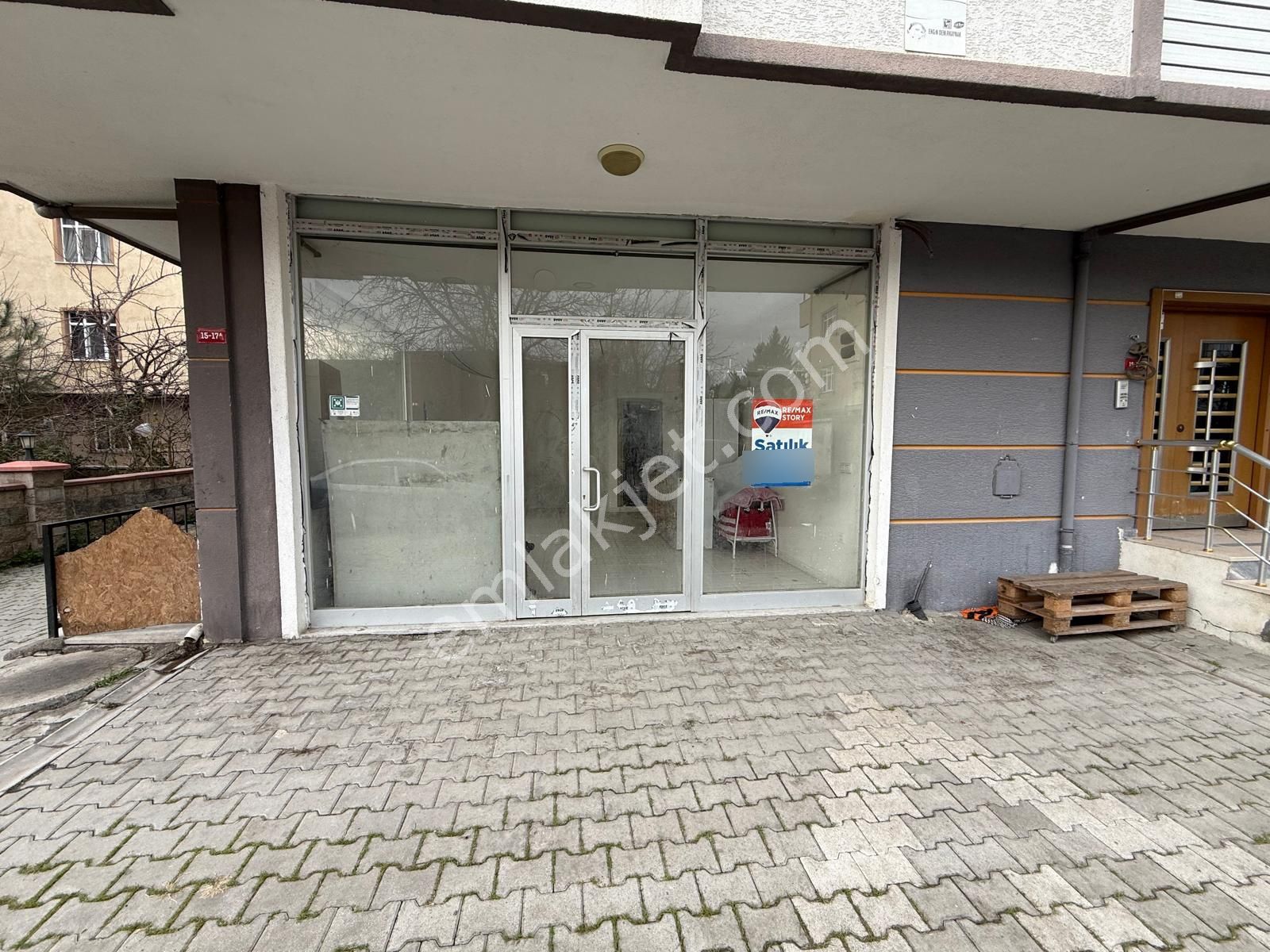 Sancaktepe Atatürk Cd. Yakını 45m² Satılık Dükkan