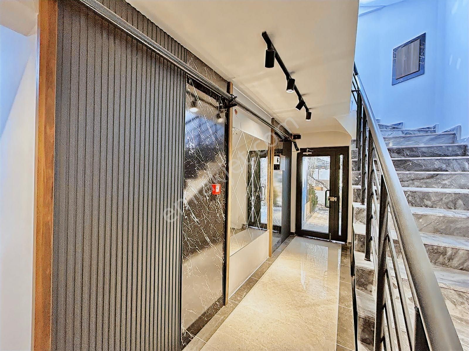 Alaçatı'dan Bulvara Yakın Kiralık Daire