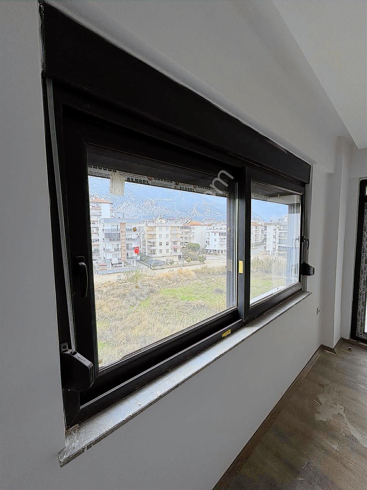 Gökhan Gökdemirden Mükemmel Konumda Lüks Satılık 1+1 Sıfır Daire - Görsel 11