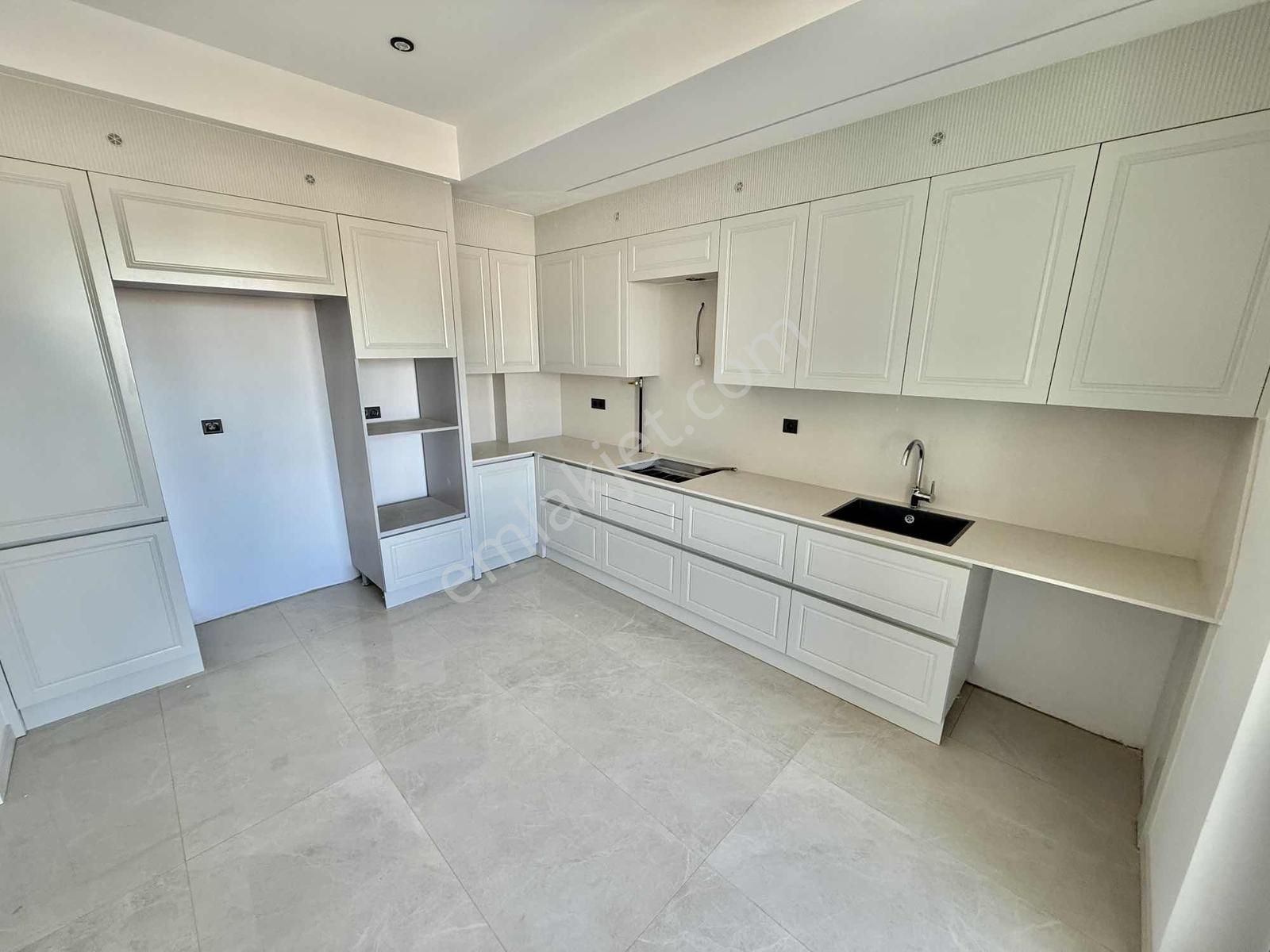 Yenişafakt'ta 3+1 140 M2 Arakat Ebeveyn Banyolu Daire - Görsel 10