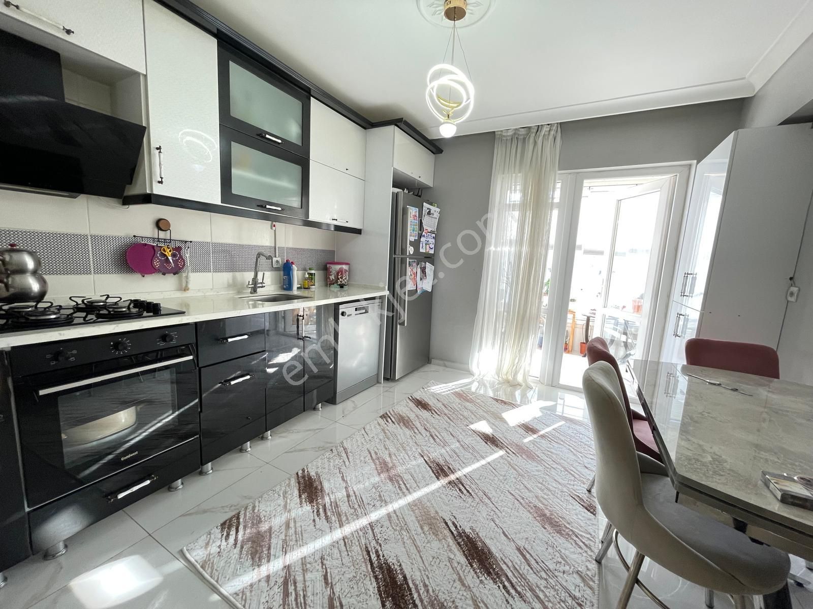 Mç Emlak'tan Mareşal Çakmak Mahallesin'de 3+1 Satılık Daire - Görsel 2