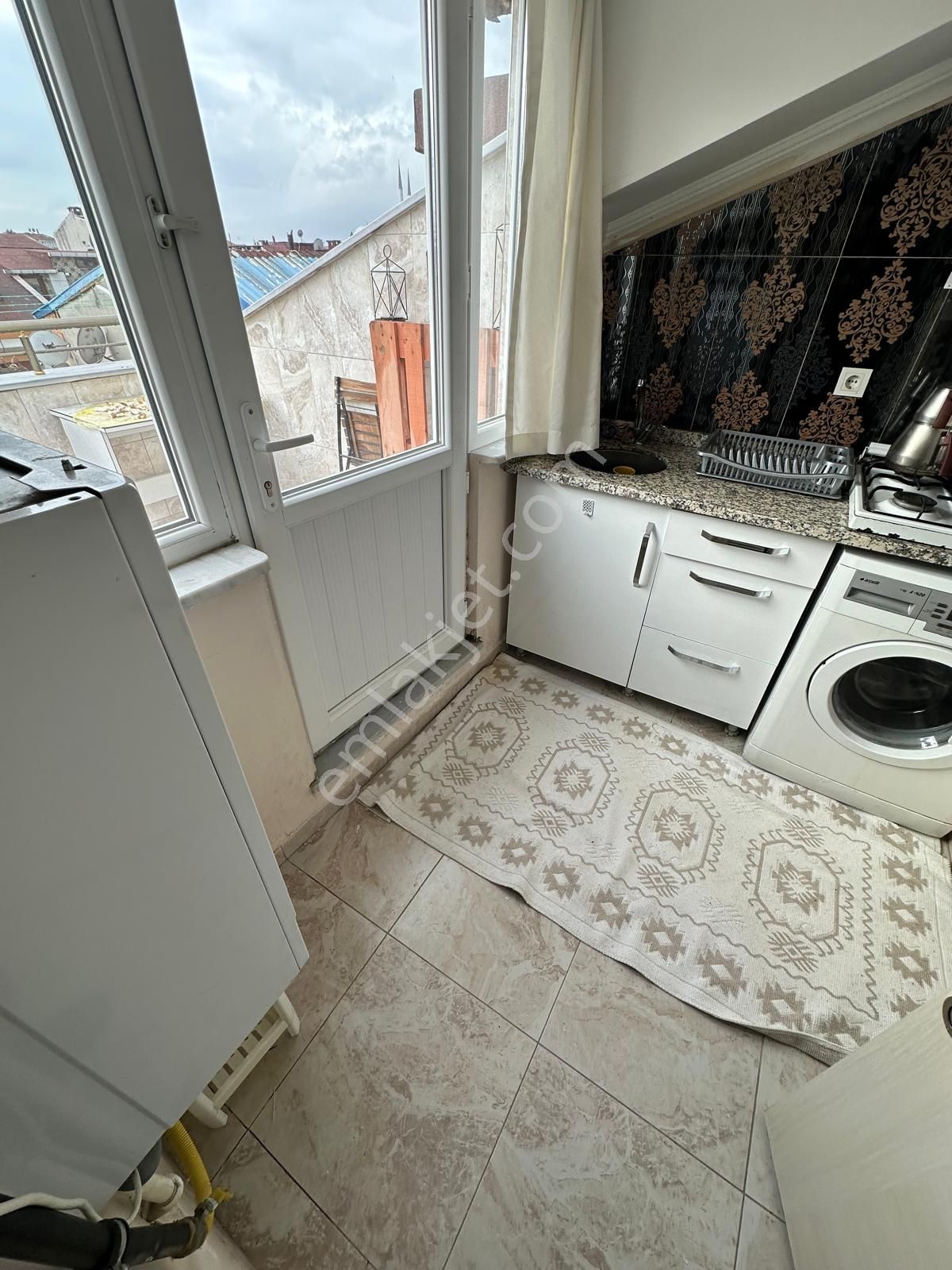 Gültepe Mahallesinde Kiralık 1+1 Eşyalı Daire - Görsel 11