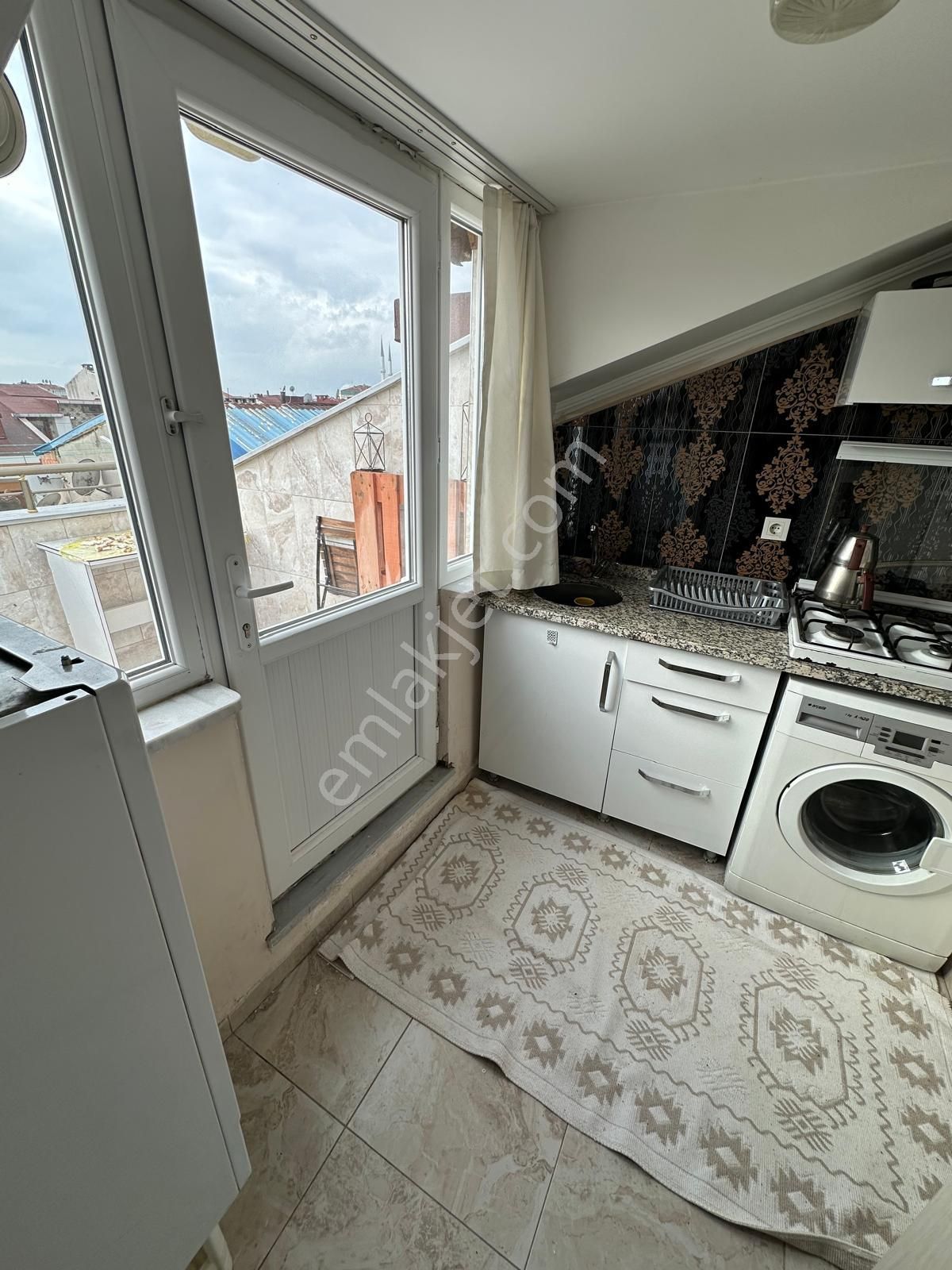 Gültepe Mahallesinde Kiralık 1+1 Eşyalı Daire - Görsel 10