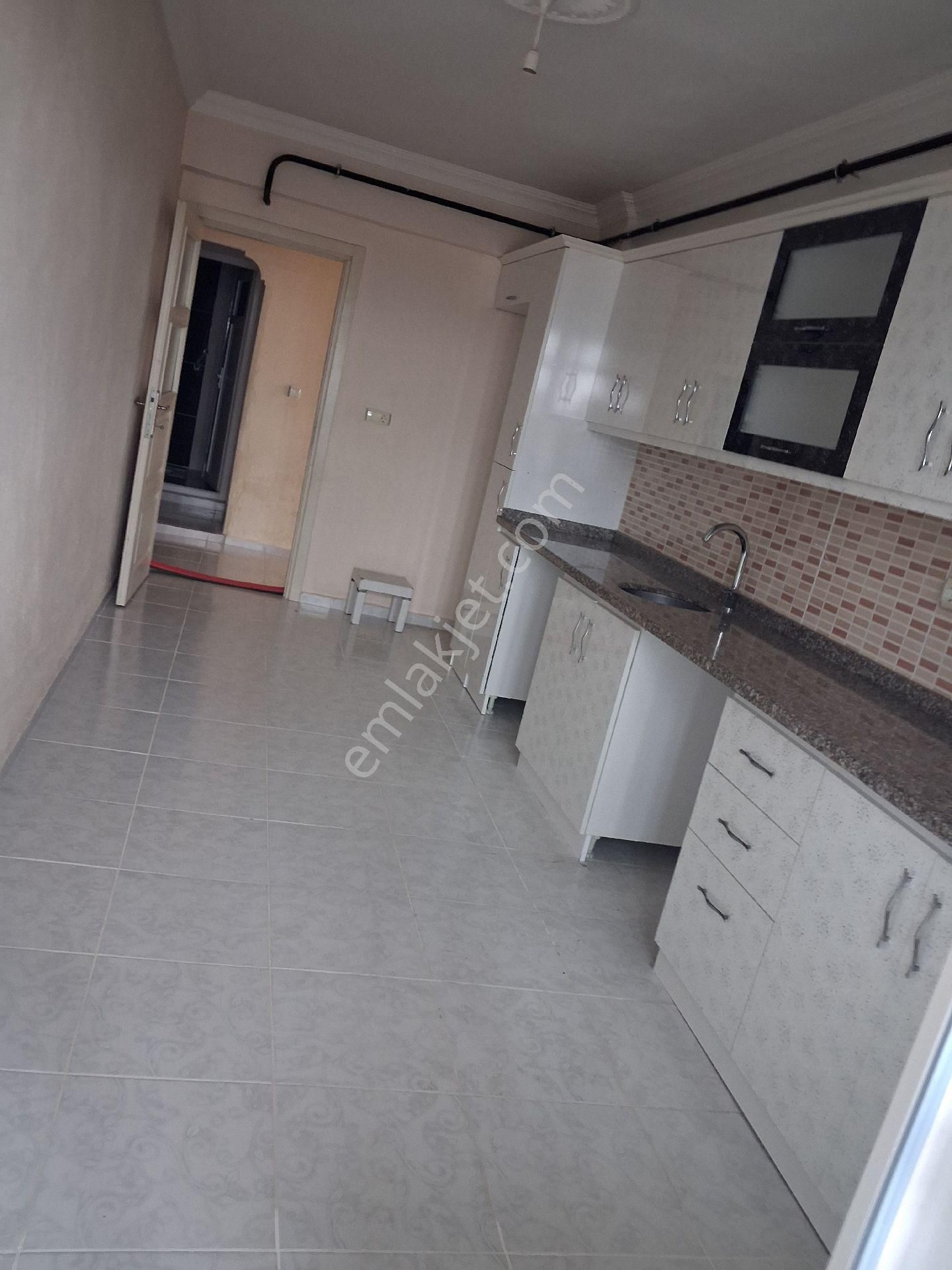 Tuşba Emlaktan Satılık İskanlı Kombili Geniş 2+1 Daire - Görsel 17