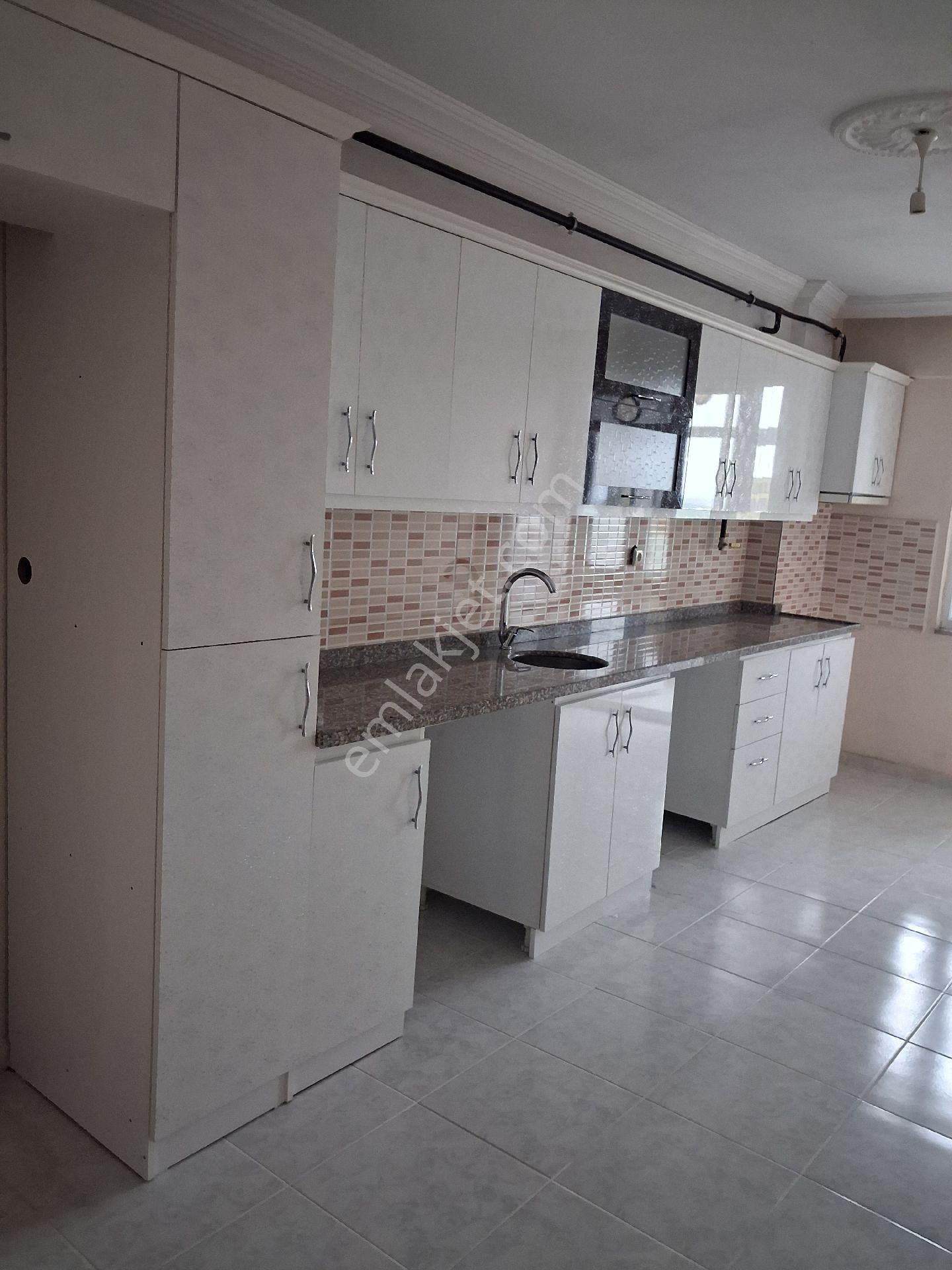 Tuşba Emlaktan Satılık İskanlı Kombili Geniş 2+1 Daire - Görsel 15