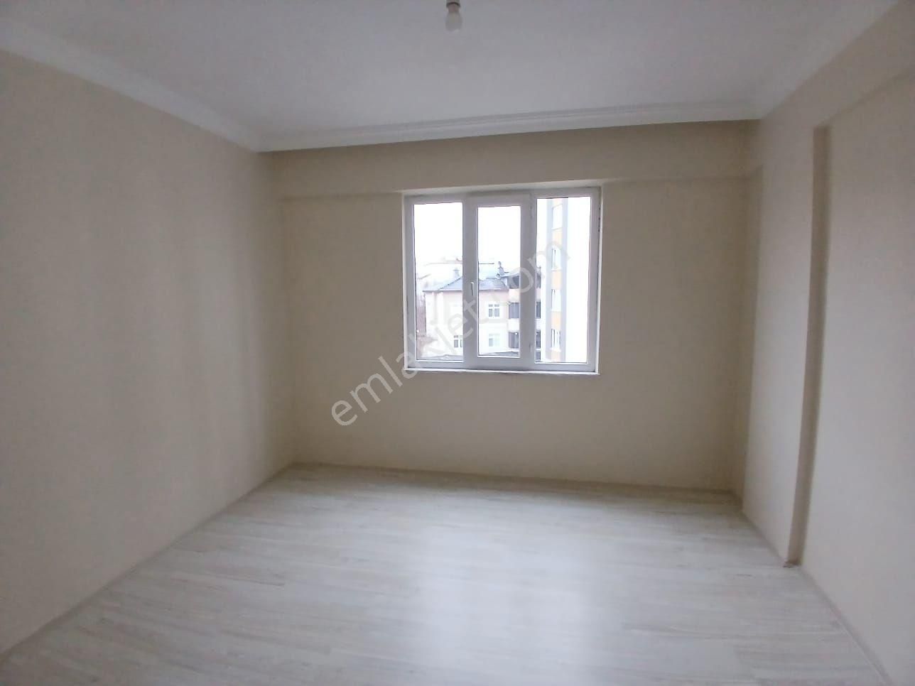 Akçay Emlak'tan Akşehir Seyran Mahallesinde Ara Kat Asansörlü 4 Yaşında Kiralık 3+1 Daire - Görsel 33