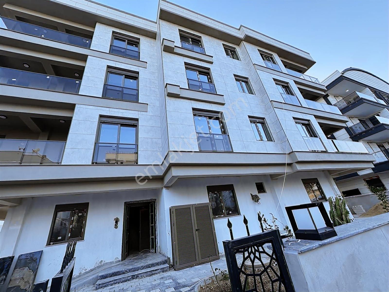 Mevlana Kavşağında Sıfır Yerden Isıtmalı 3+1 Lüks Ters Dubleks