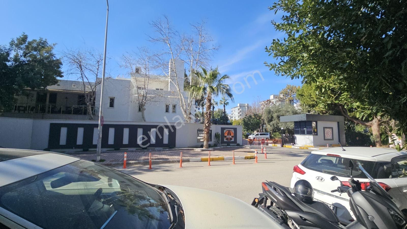 Pamir Caddesin'de Dükkan - Görsel 4