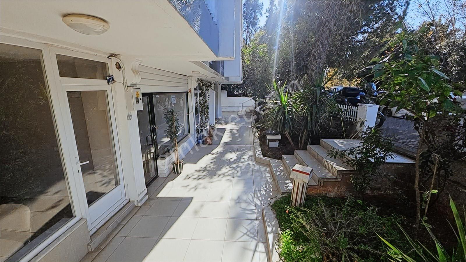 Pamir Caddesin'de Dükkan - Görsel 11