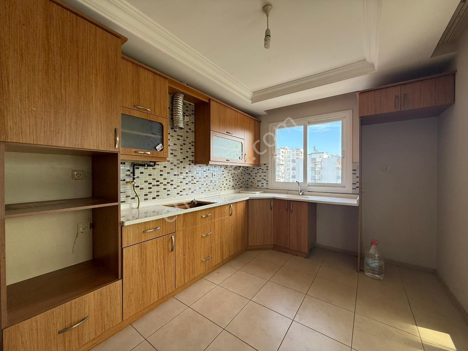 A.türkeş Blv Üzeri/13 Yaş/her Kat Tek Daire/4+1/k.mutfak/ç.banyo