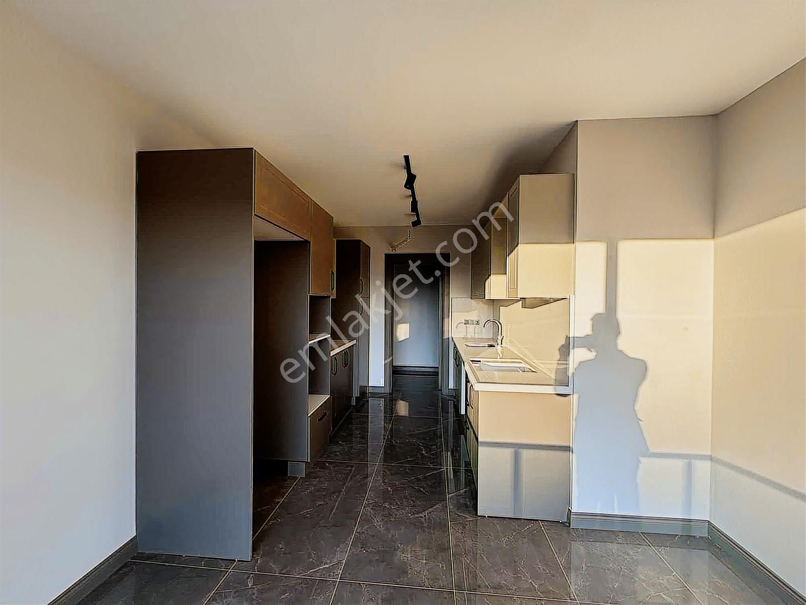 3+1 Ayrı Mutfak Havuzlu Site İçi Büyük Balkon Fırsat Daire - Görsel 8