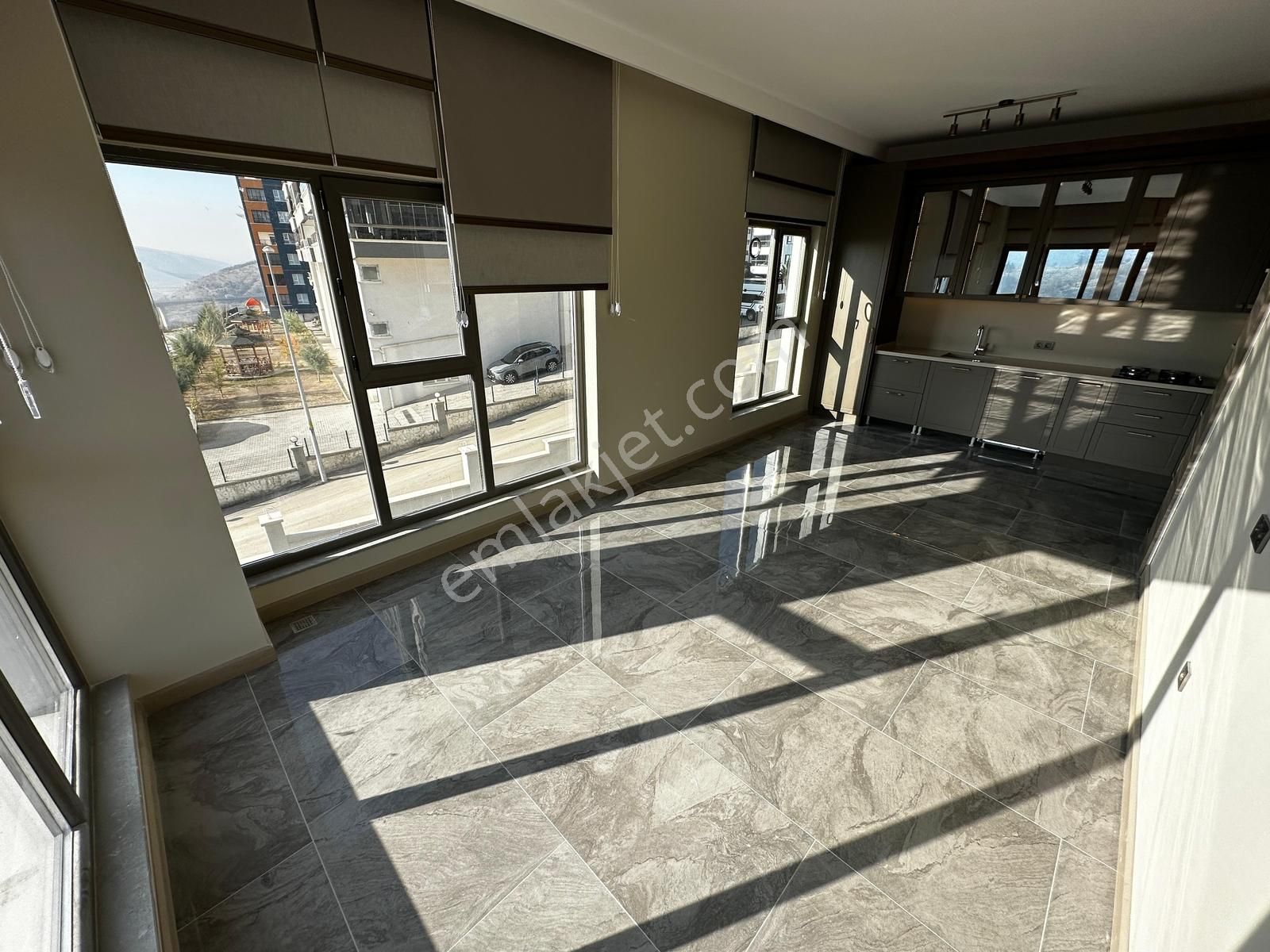 ▄vega▄ege Mahallesi Modern Yapılı Çift Mutfak Tezgahlı 3+1 Daire - Görsel 24