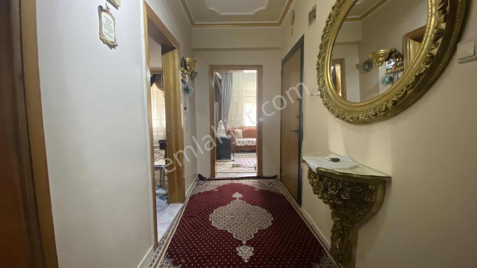 Sultan Mesud Mah Giriş Kat 3+1 Geniş Daire - Görsel 9