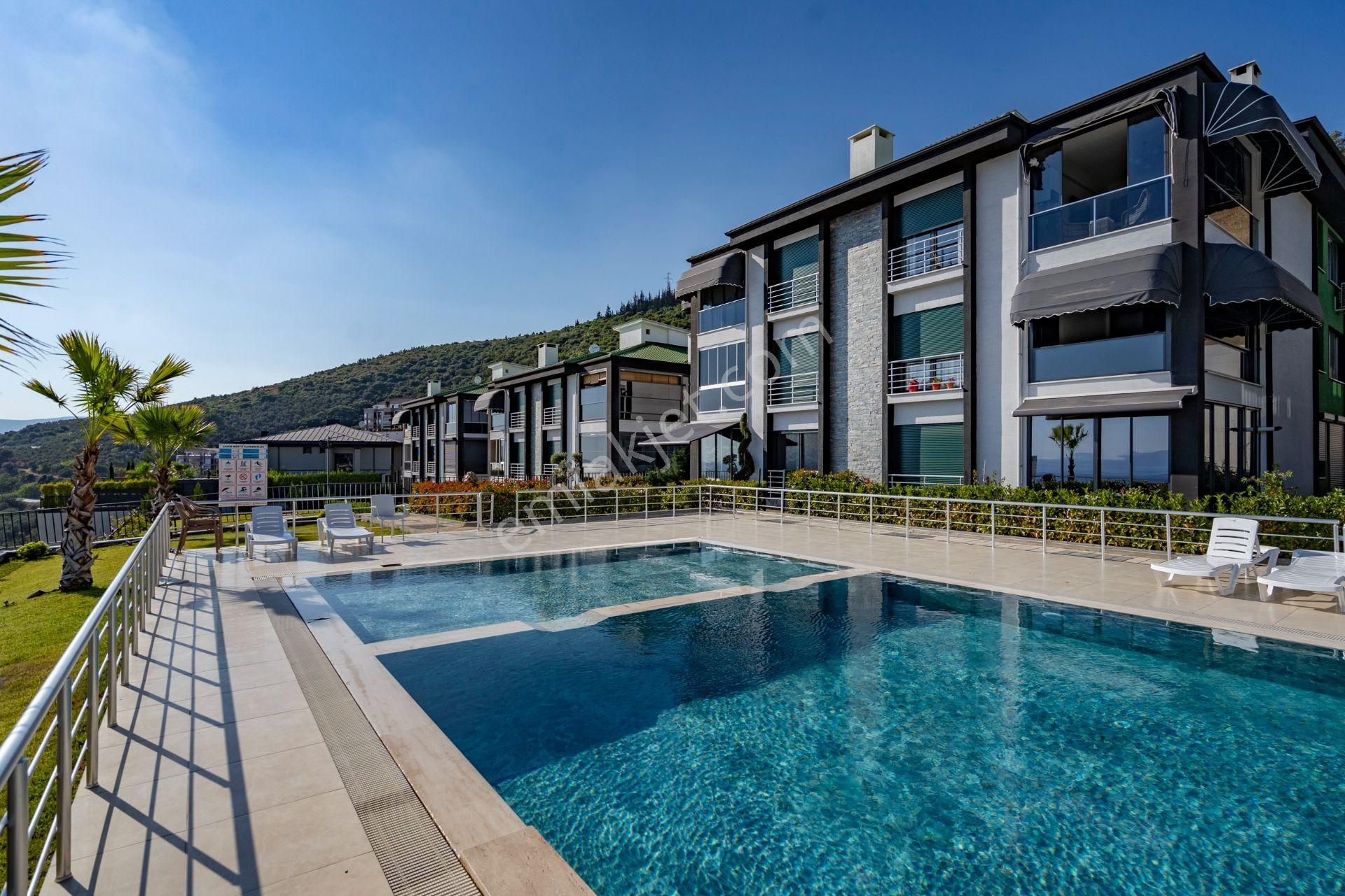 Gemlik Cumhuriyet' De Site İçerisinde 4+1 Satılık Daire