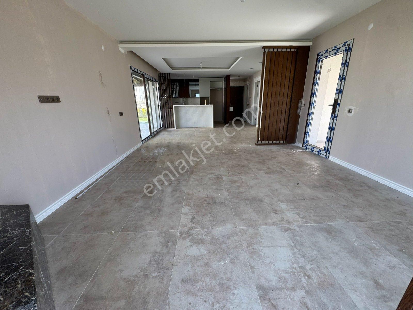 Müstakil Özel Havuzlu Geniş Bahçeli 3+1 Lüks Villa - Görsel 5