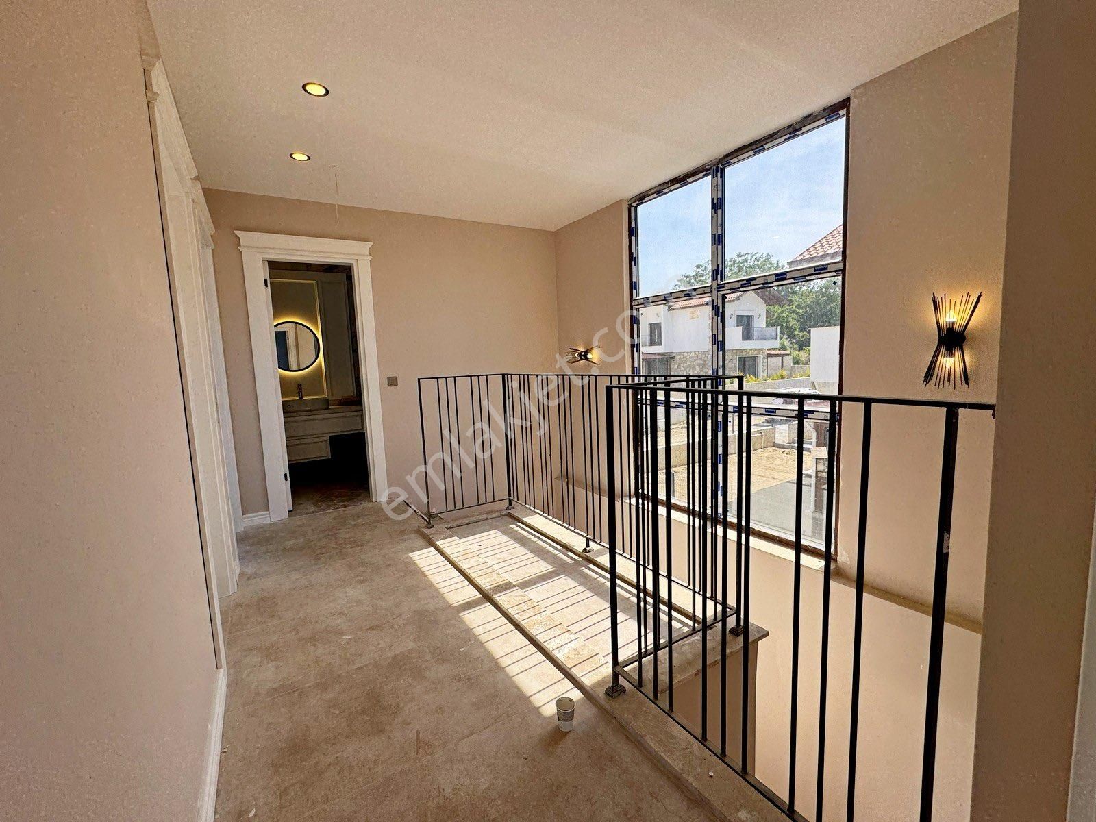 Müstakil Özel Havuzlu Geniş Bahçeli 3+1 Lüks Villa - Görsel 20