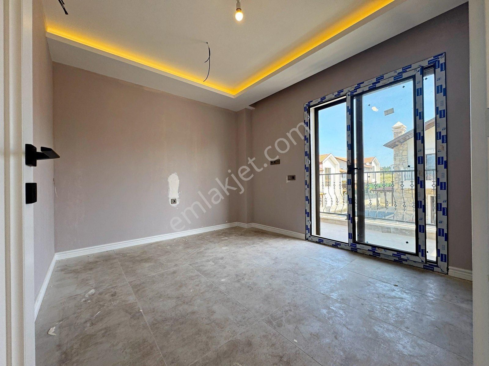 Müstakil Özel Havuzlu Geniş Bahçeli 3+1 Lüks Villa - Görsel 10