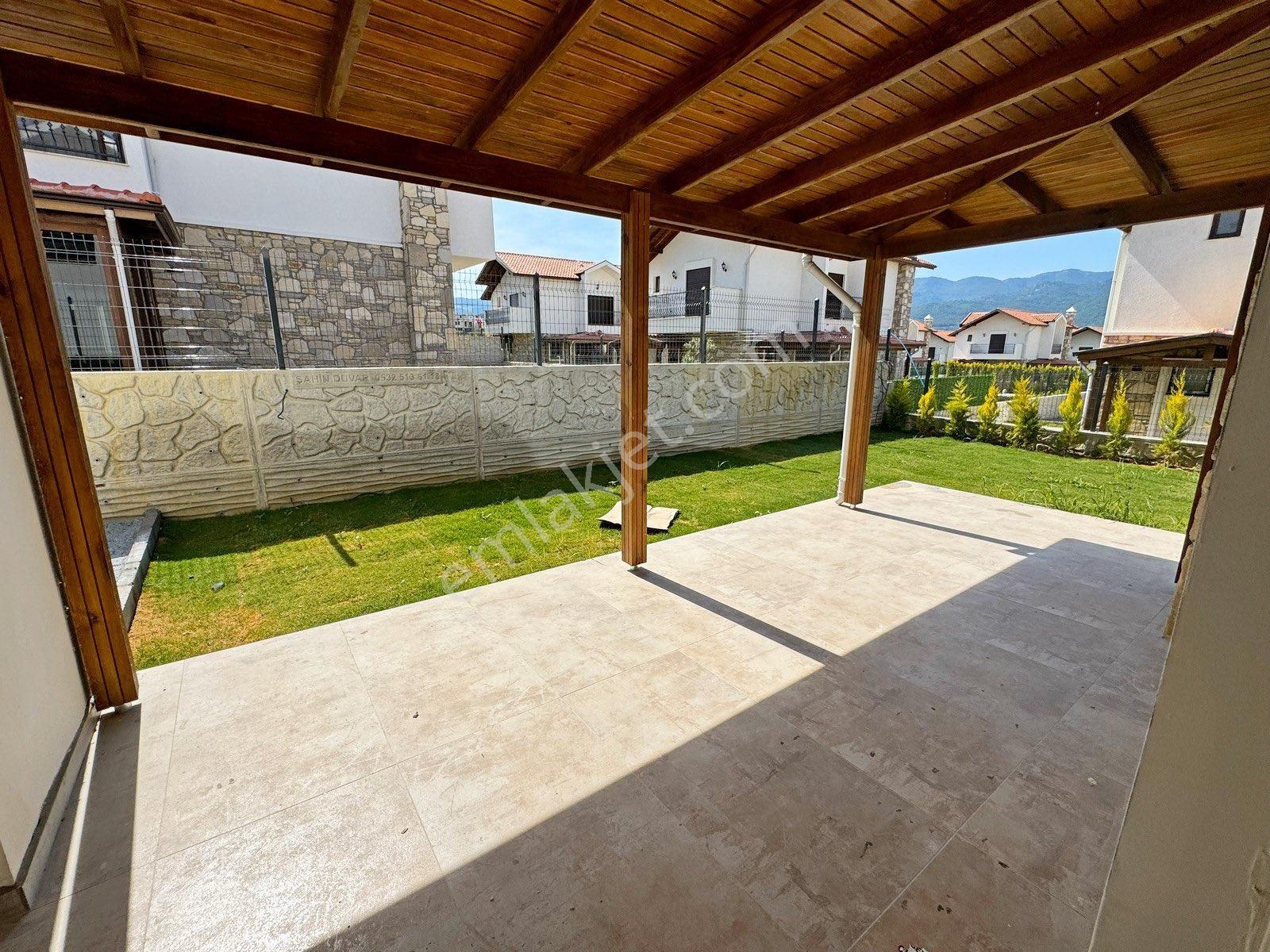 Müstakil Özel Havuzlu Geniş Bahçeli 3+1 Lüks Villa - Görsel 6