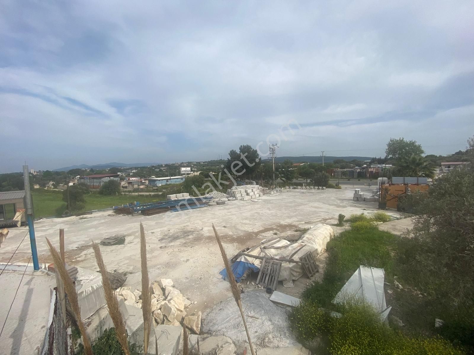 Urla'da Yol Üzeri Tabela Değeri Yüksek Elektirik Su Mevcut Arazi - Görsel 6