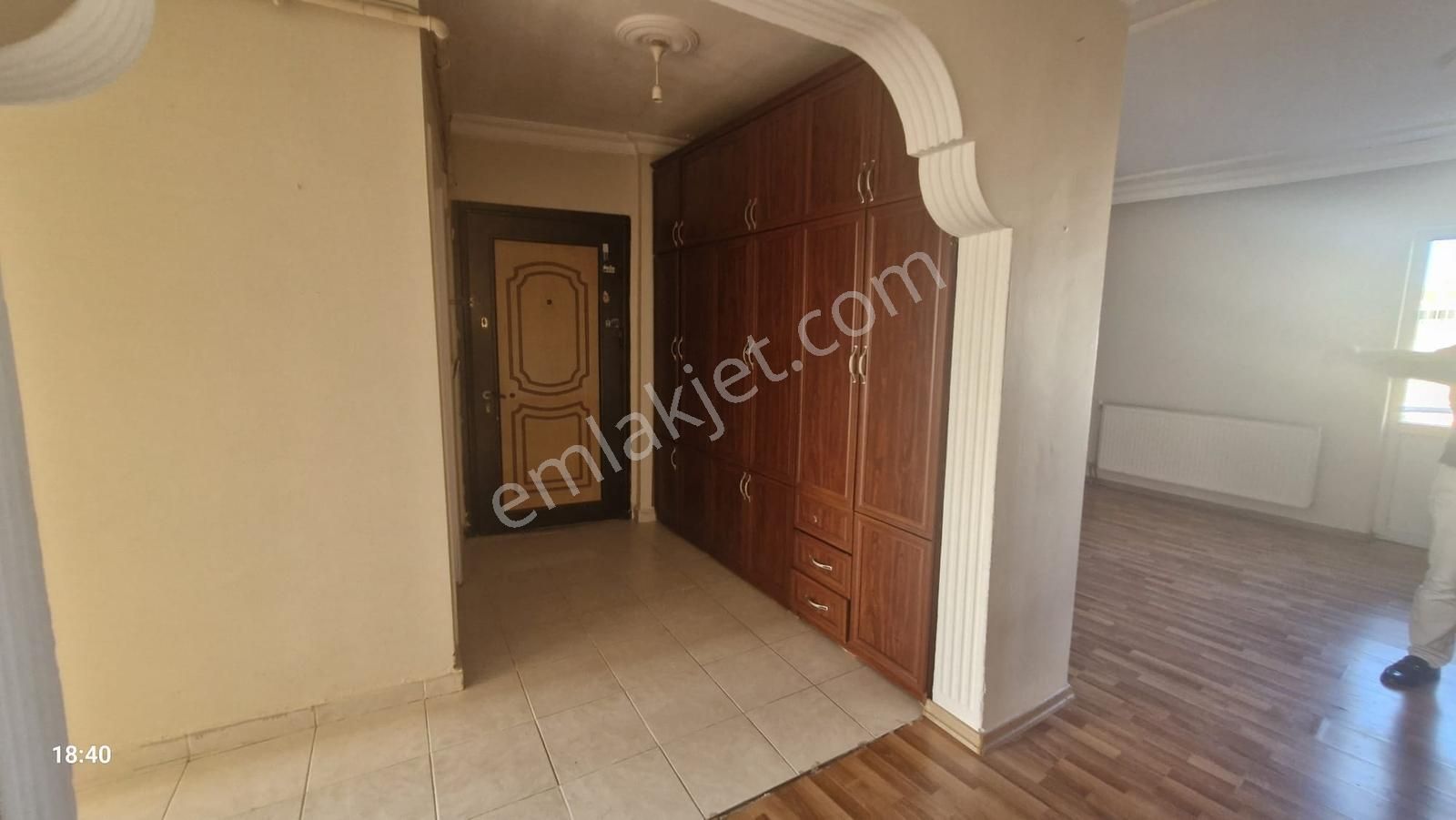 Boğazköy Caddesi Üzerinde Geniş Ve Konforlu 3+1 Kiralık Ev - Görsel 11