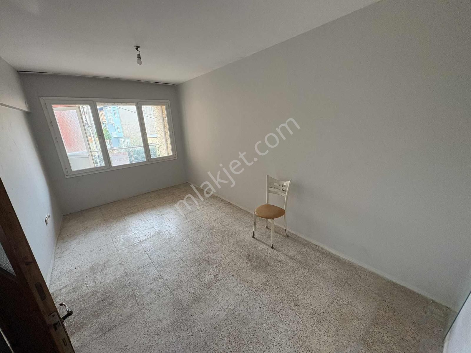 Karabağlar Yunus Emre Mah.'de Ana Yol Yakını 2+1 Satılık Daire - Görsel 3