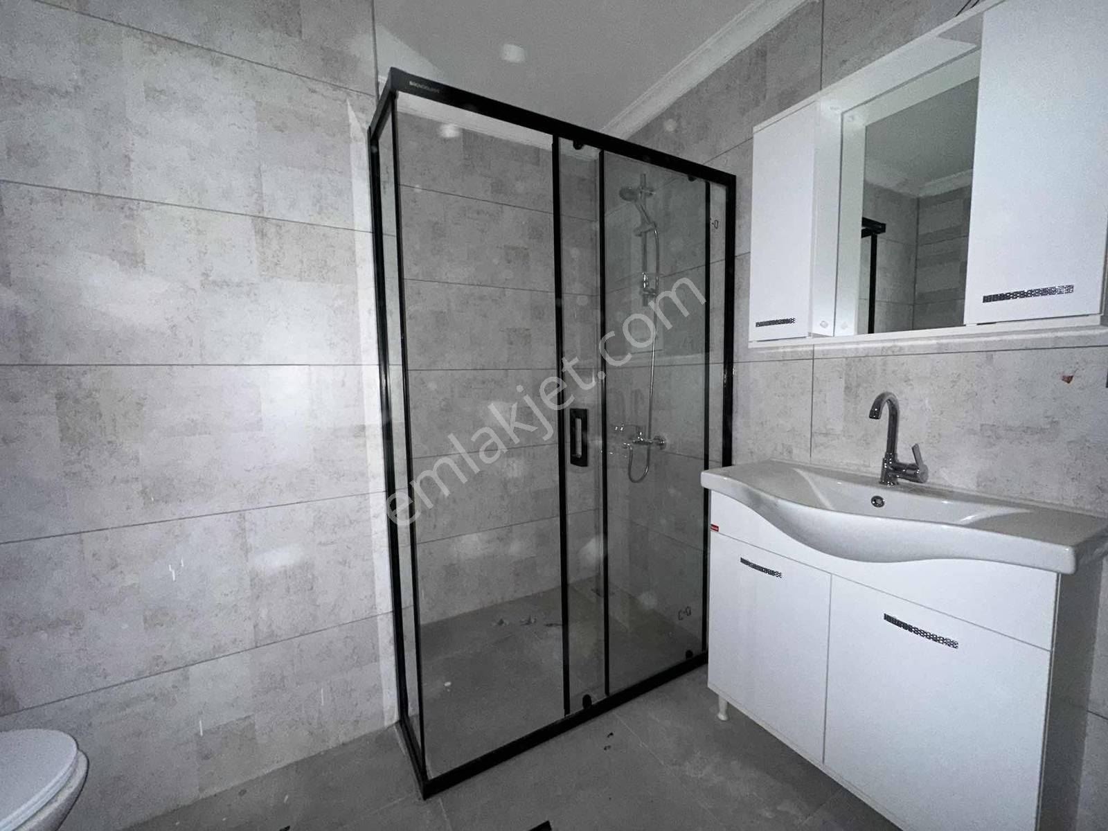 Kayalardan Çamlık Caddesi Üzeri Cambalkonlu 3+1 Sıfır Kiralık - Görsel 34