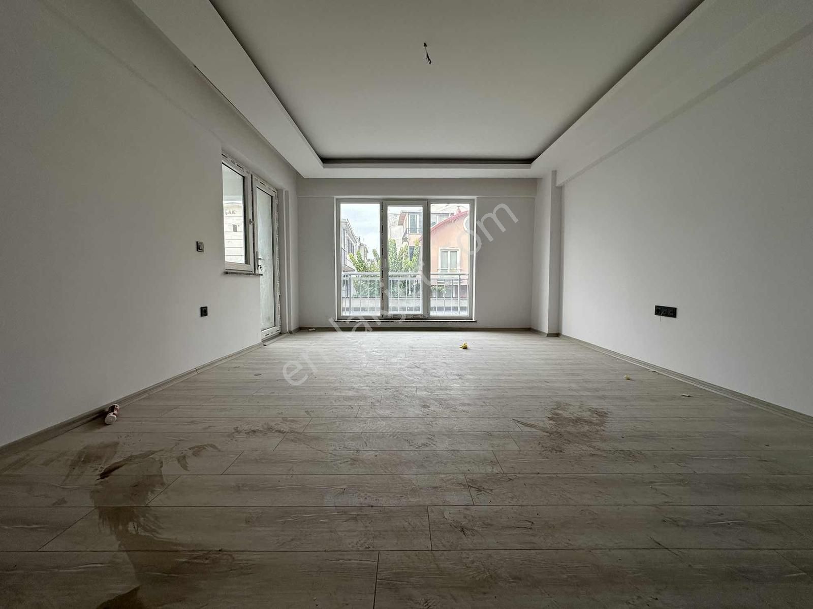 Kayalardan Çamlık Caddesi Üzeri Cambalkonlu 3+1 Sıfır Kiralık - Görsel 30