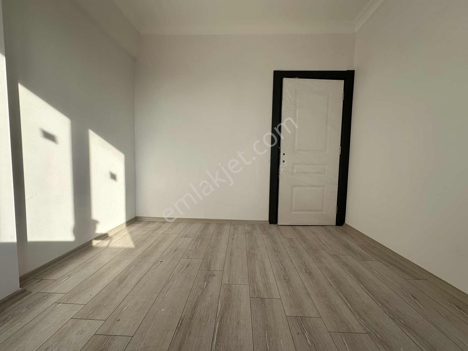 Kayalardan Çamlık Caddesi Üzeri Cambalkonlu 3+1 Sıfır Kiralık - Görsel 36