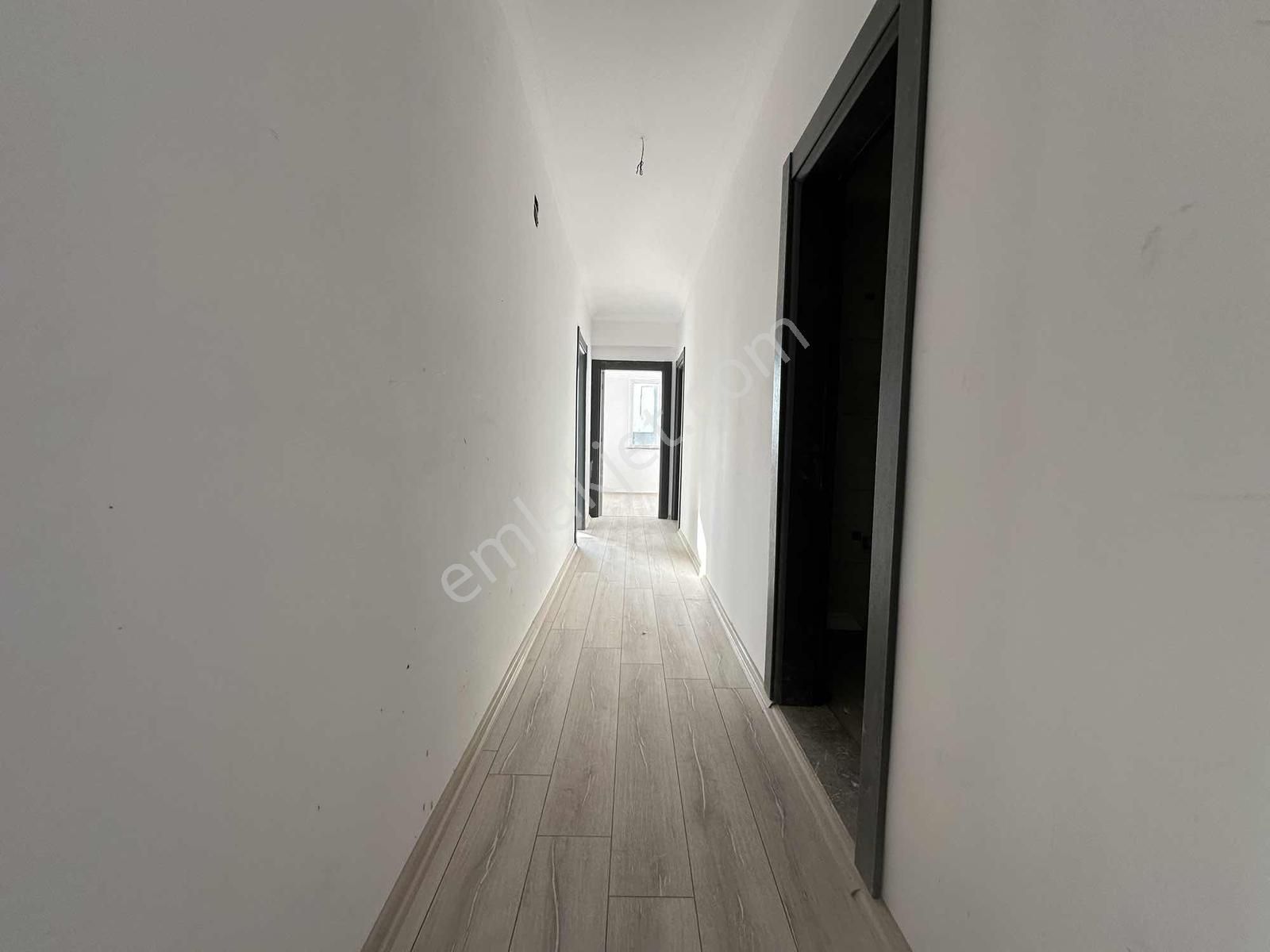 Kayalardan Çamlık Caddesi Üzeri Cambalkonlu 3+1 Sıfır Kiralık - Görsel 6