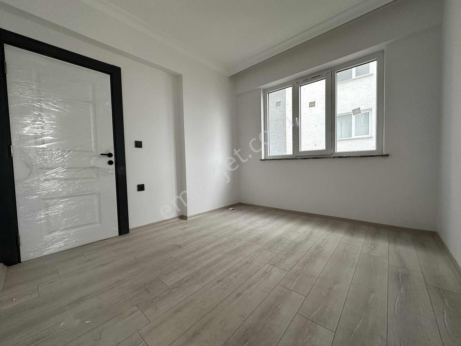 Kayalardan Çamlık Caddesi Üzeri Cambalkonlu 3+1 Sıfır Kiralık - Görsel 33