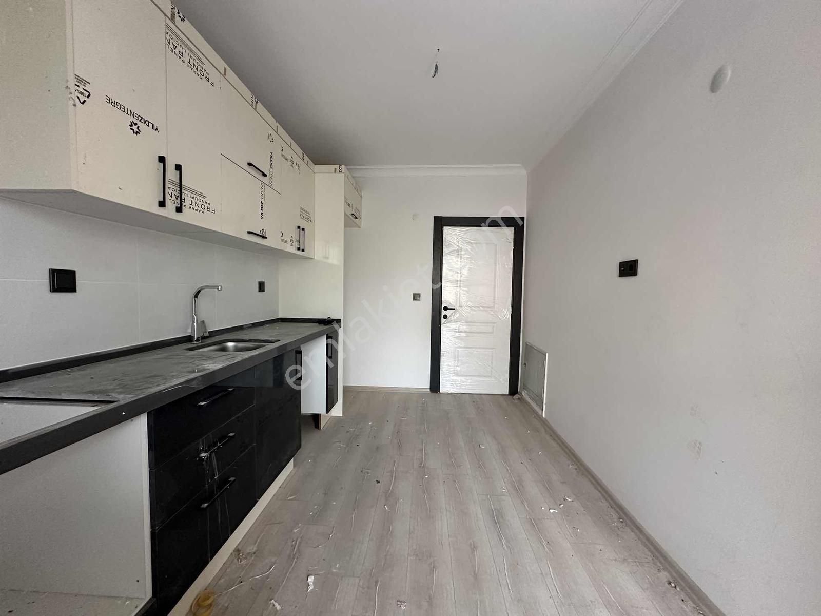 Kayalardan Çamlık Caddesi Üzeri Cambalkonlu 3+1 Sıfır Kiralık - Görsel 24