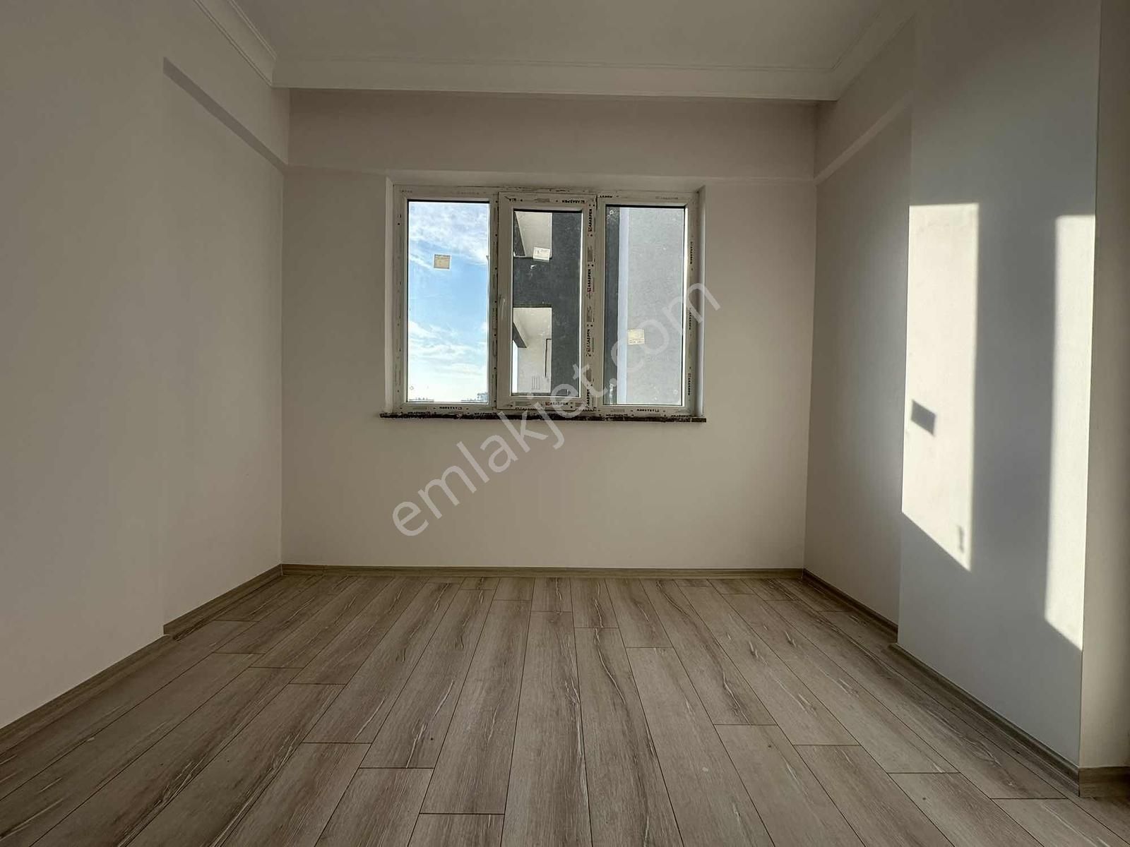 Kayalardan Çamlık Caddesi Üzeri Cambalkonlu 3+1 Sıfır Kiralık - Görsel 20