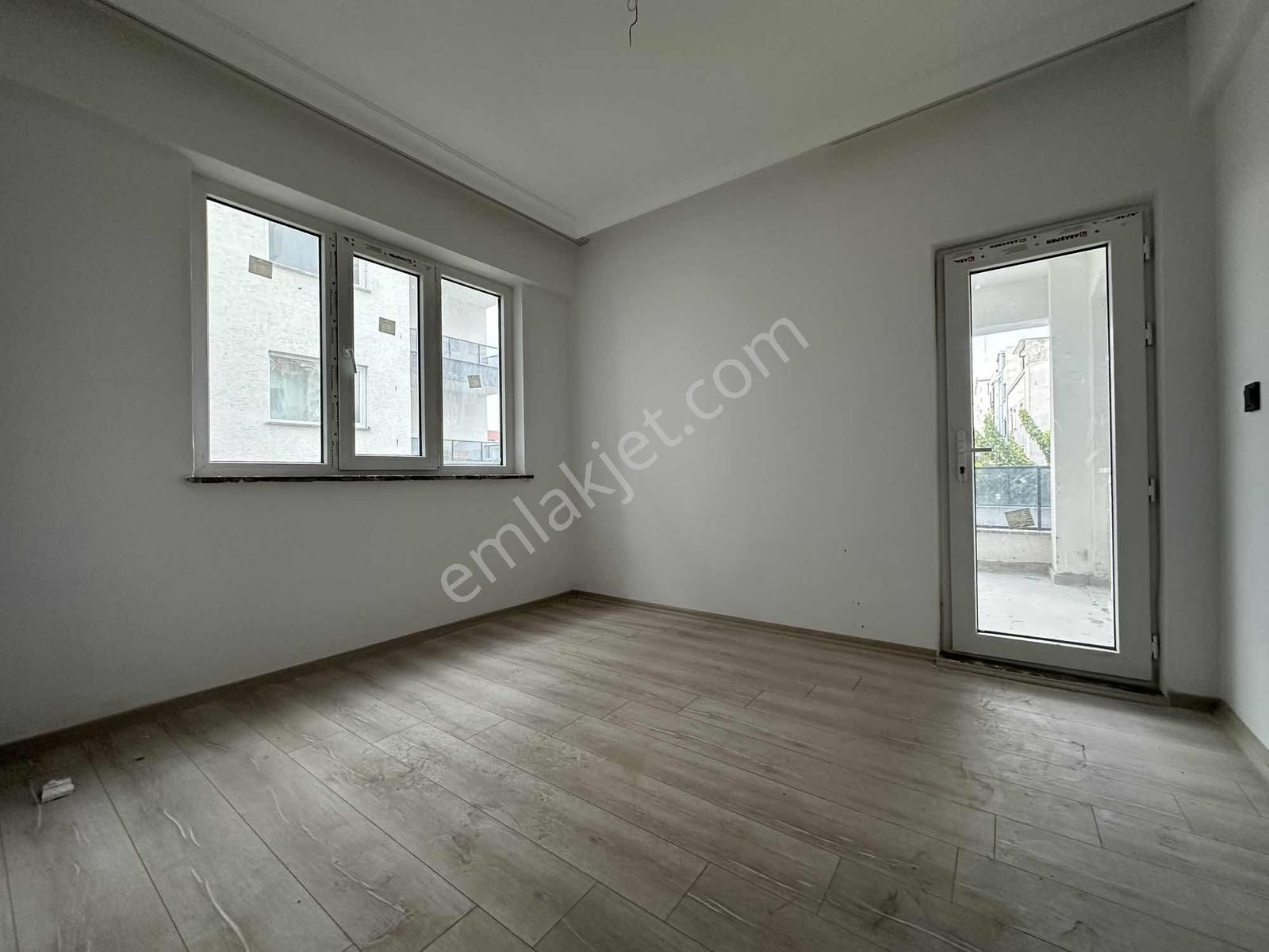 Kayalardan Çamlık Caddesi Üzeri Cambalkonlu 3+1 Sıfır Kiralık - Görsel 11