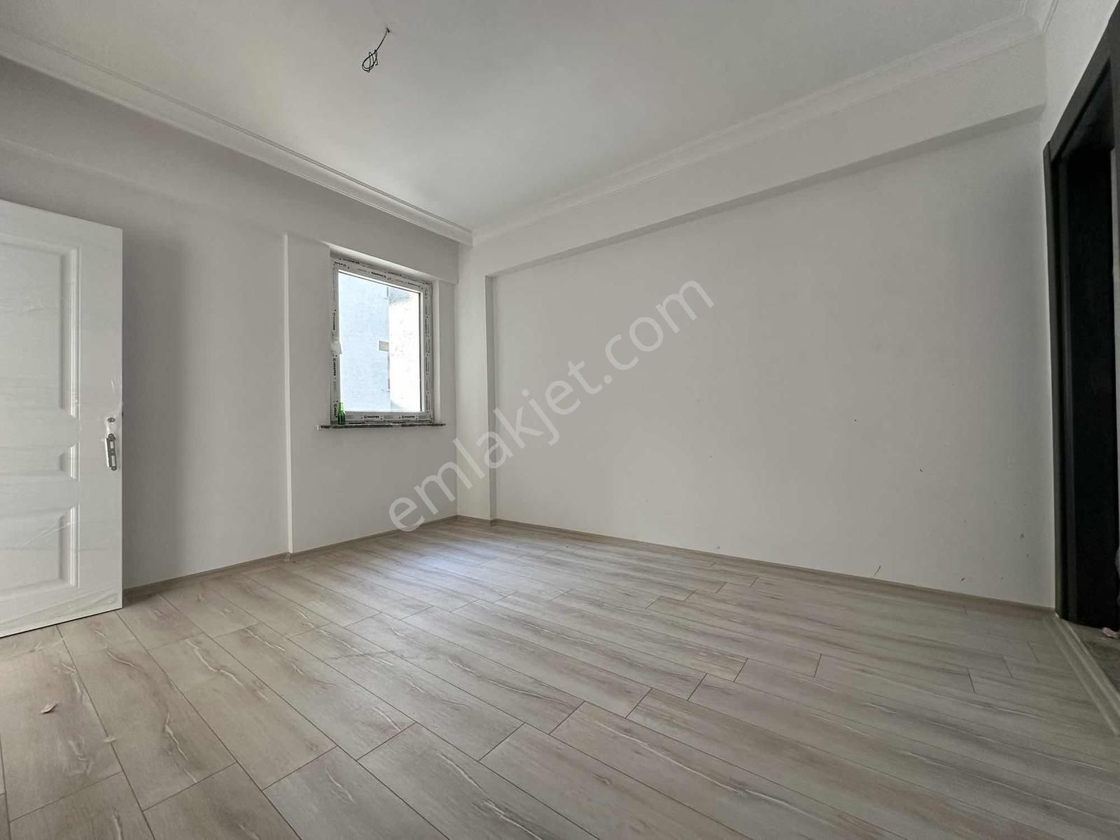 Kayalardan Çamlık Caddesi Üzeri Cambalkonlu 3+1 Sıfır Kiralık - Görsel 22